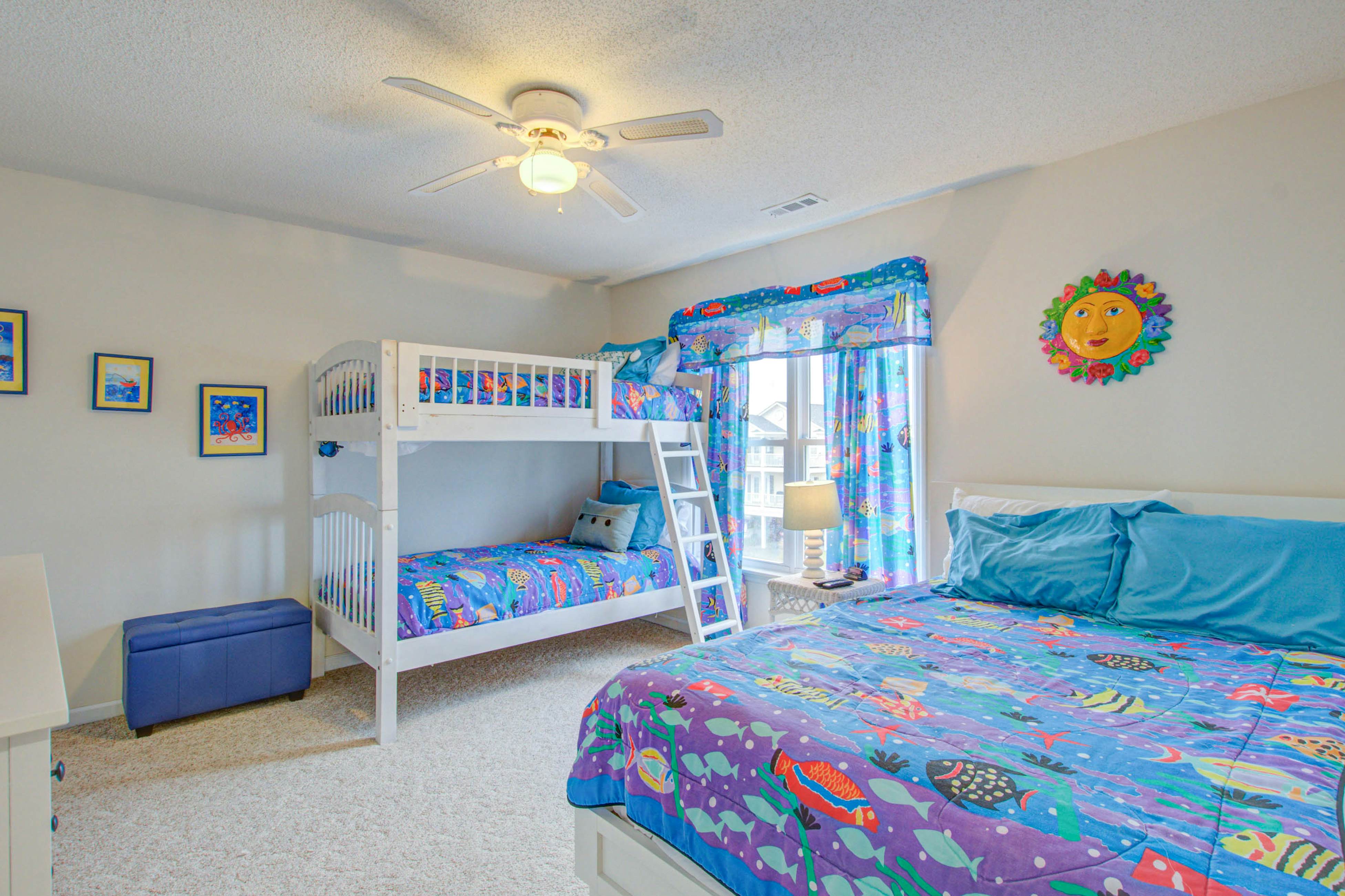 HB207  Turtle Landing