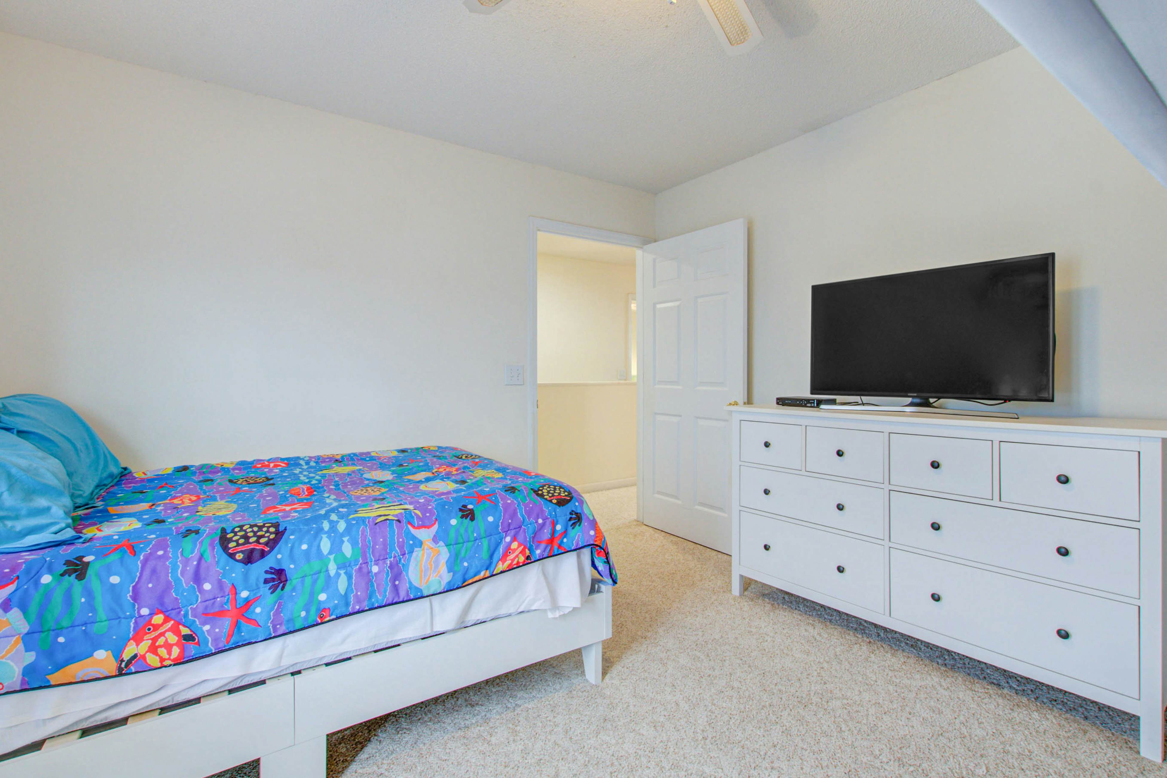 HB207  Turtle Landing