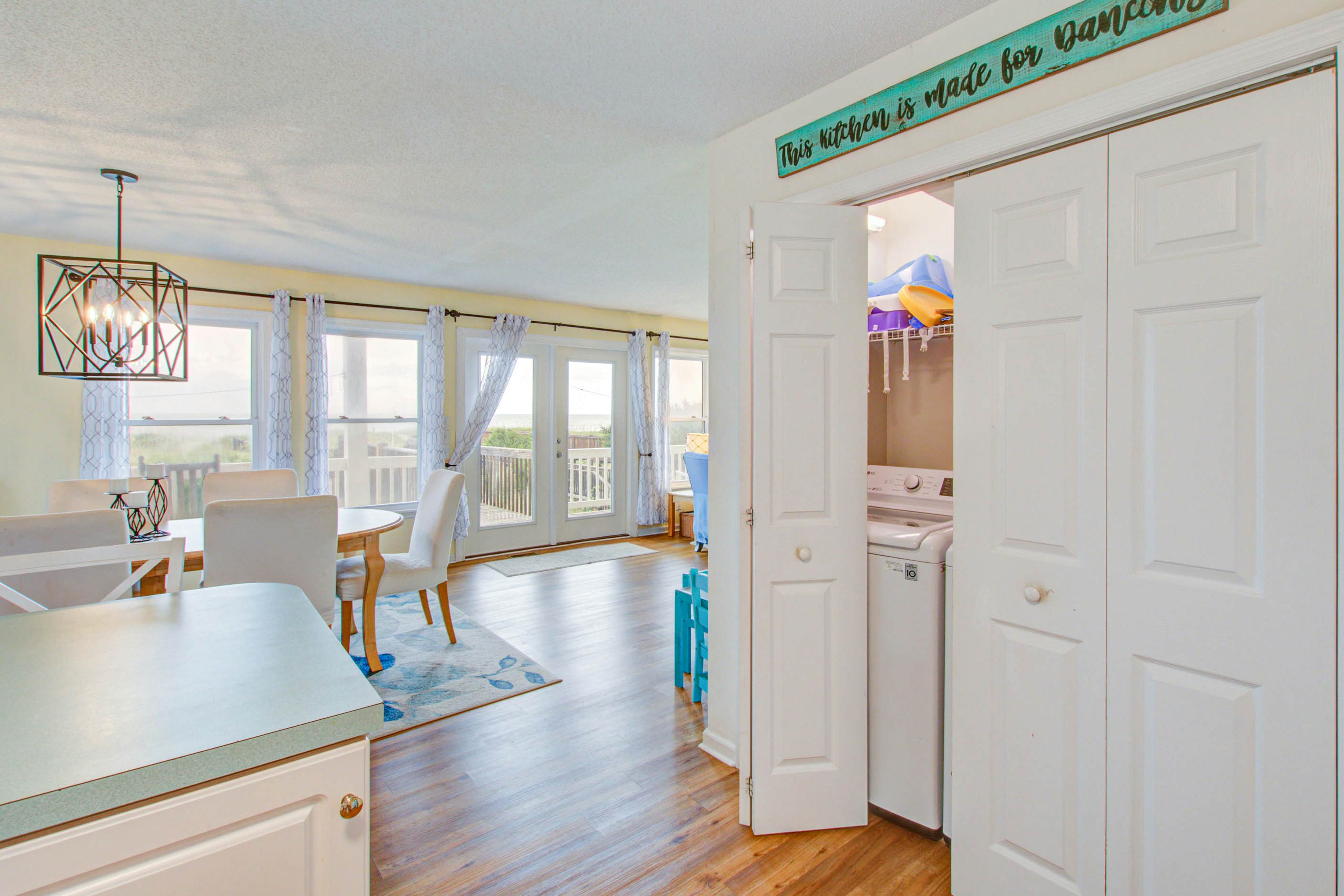 HB207  Turtle Landing