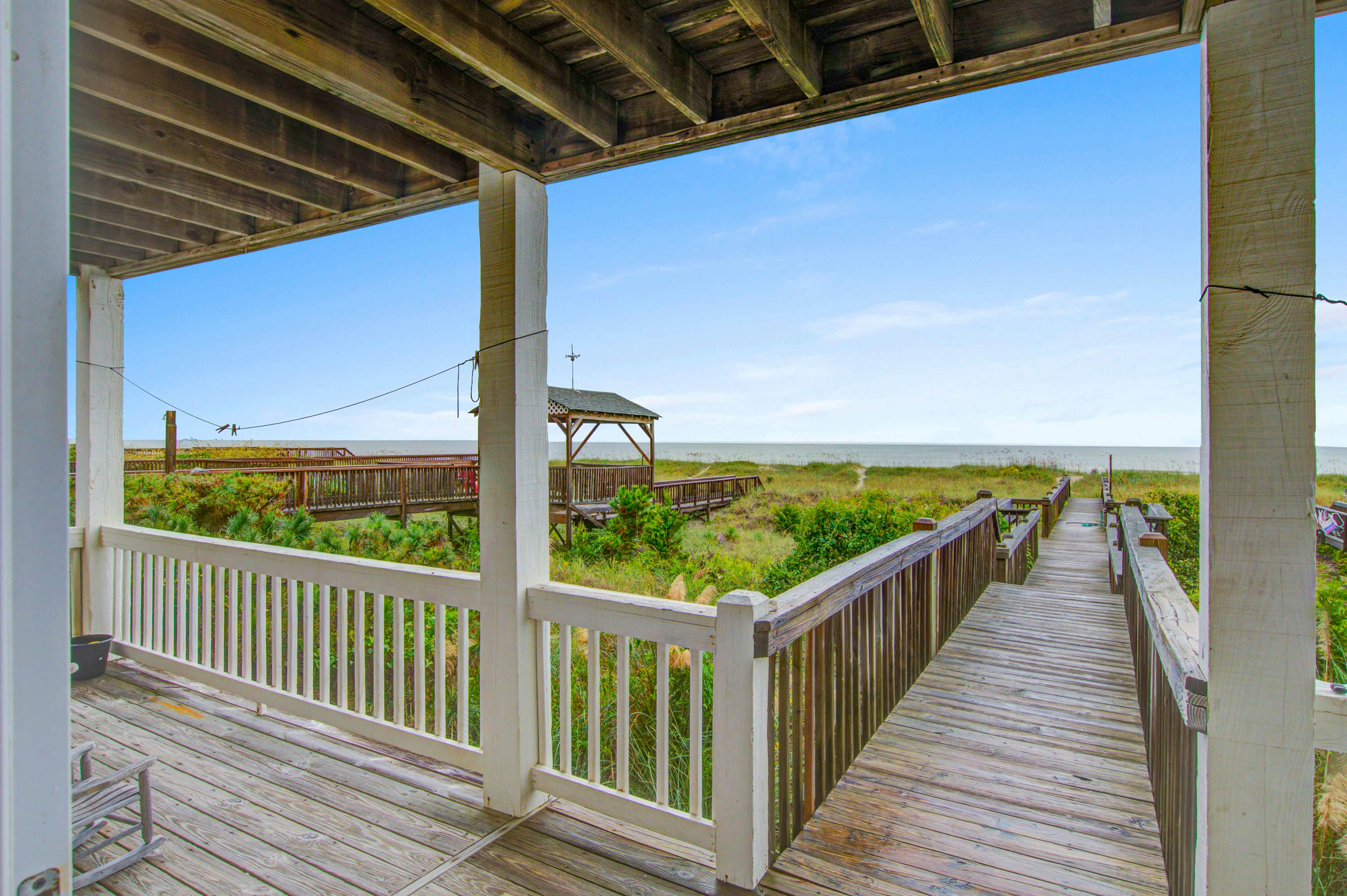 HB207  Turtle Landing