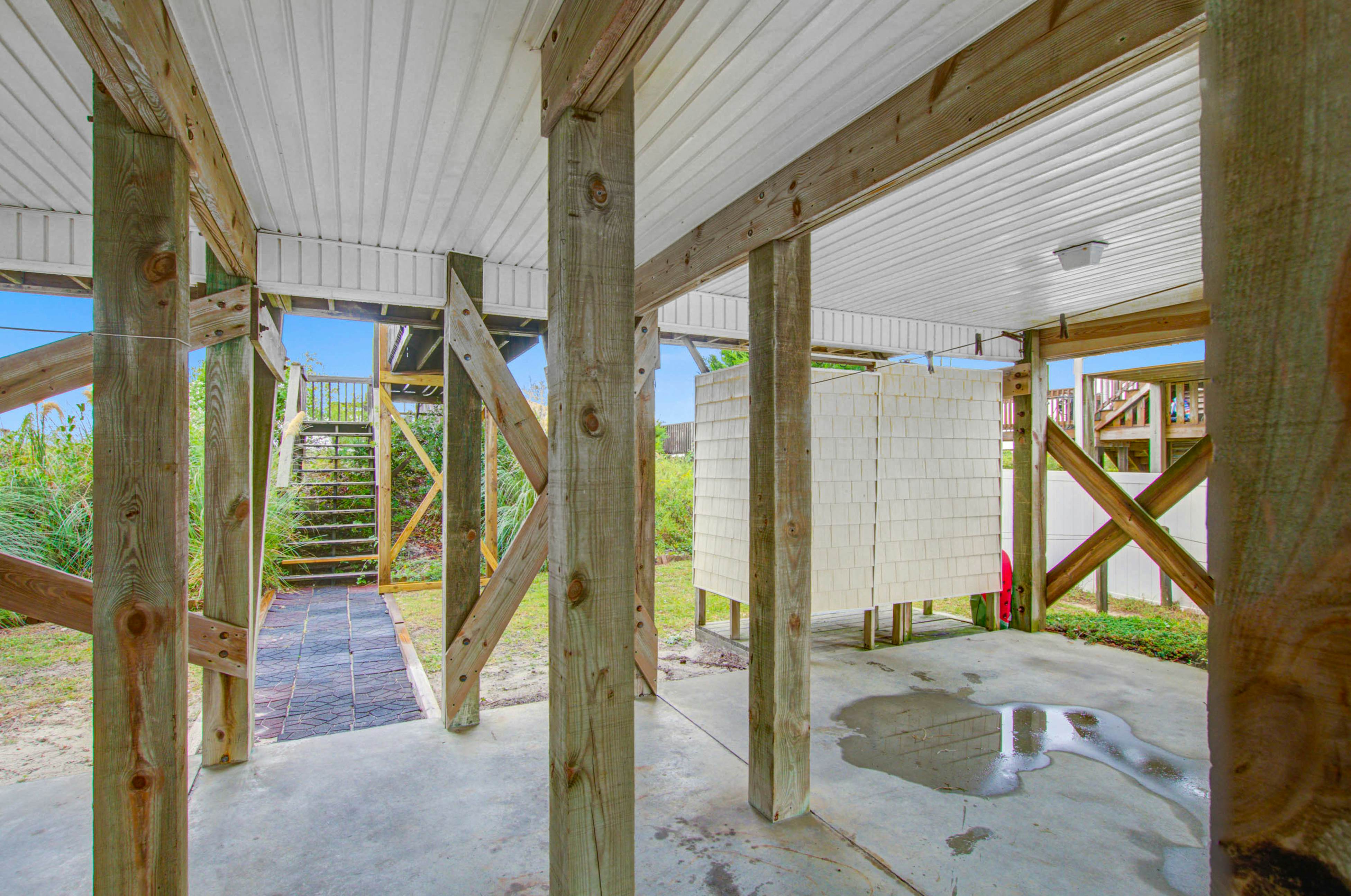 HB207  Turtle Landing