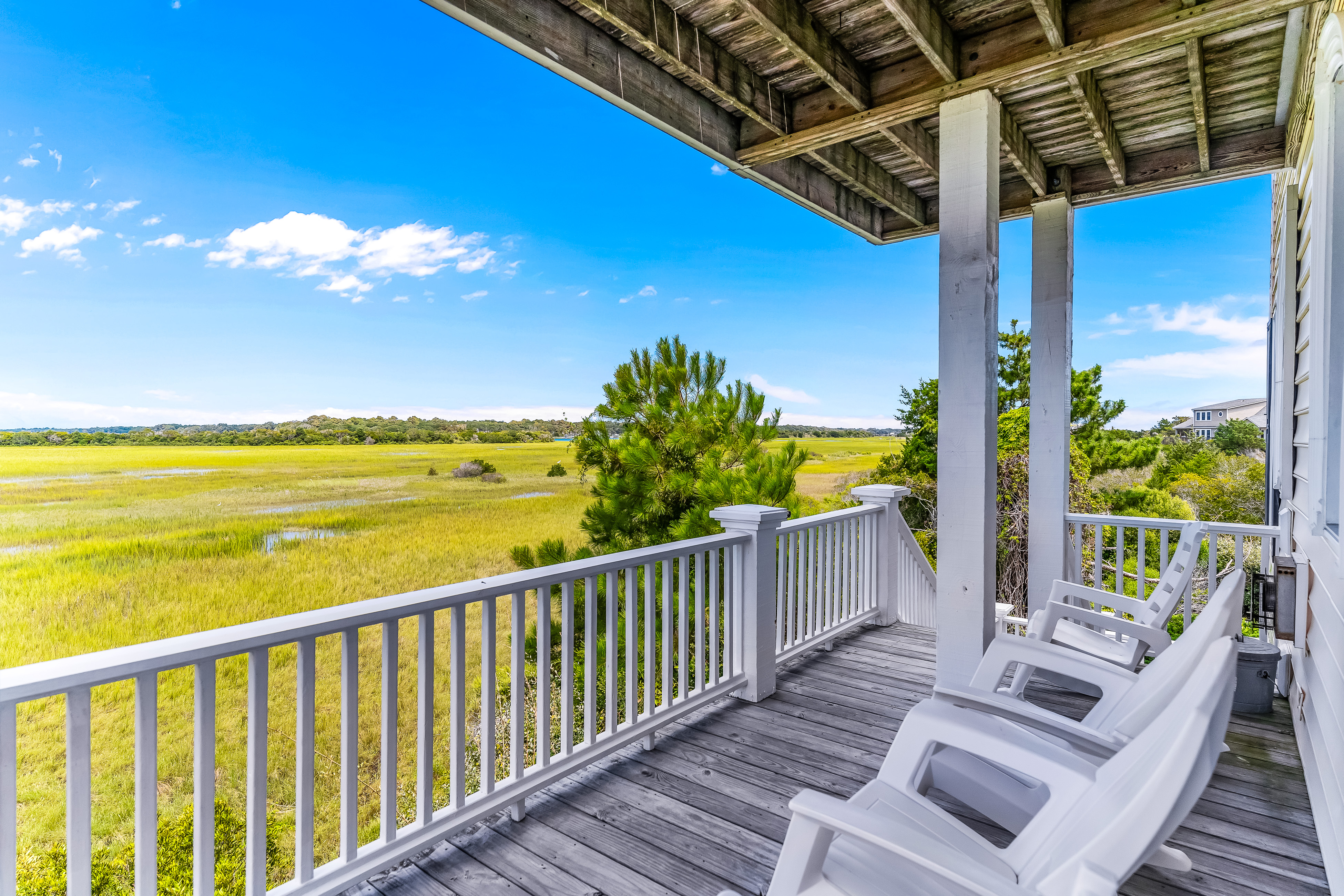 Beachside home with ocean view decks, WiFi, and washer/dryer