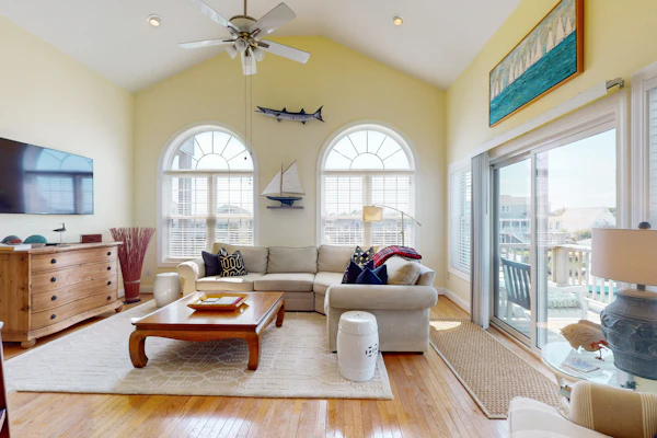 All Rise: Canal front home, private boat dock