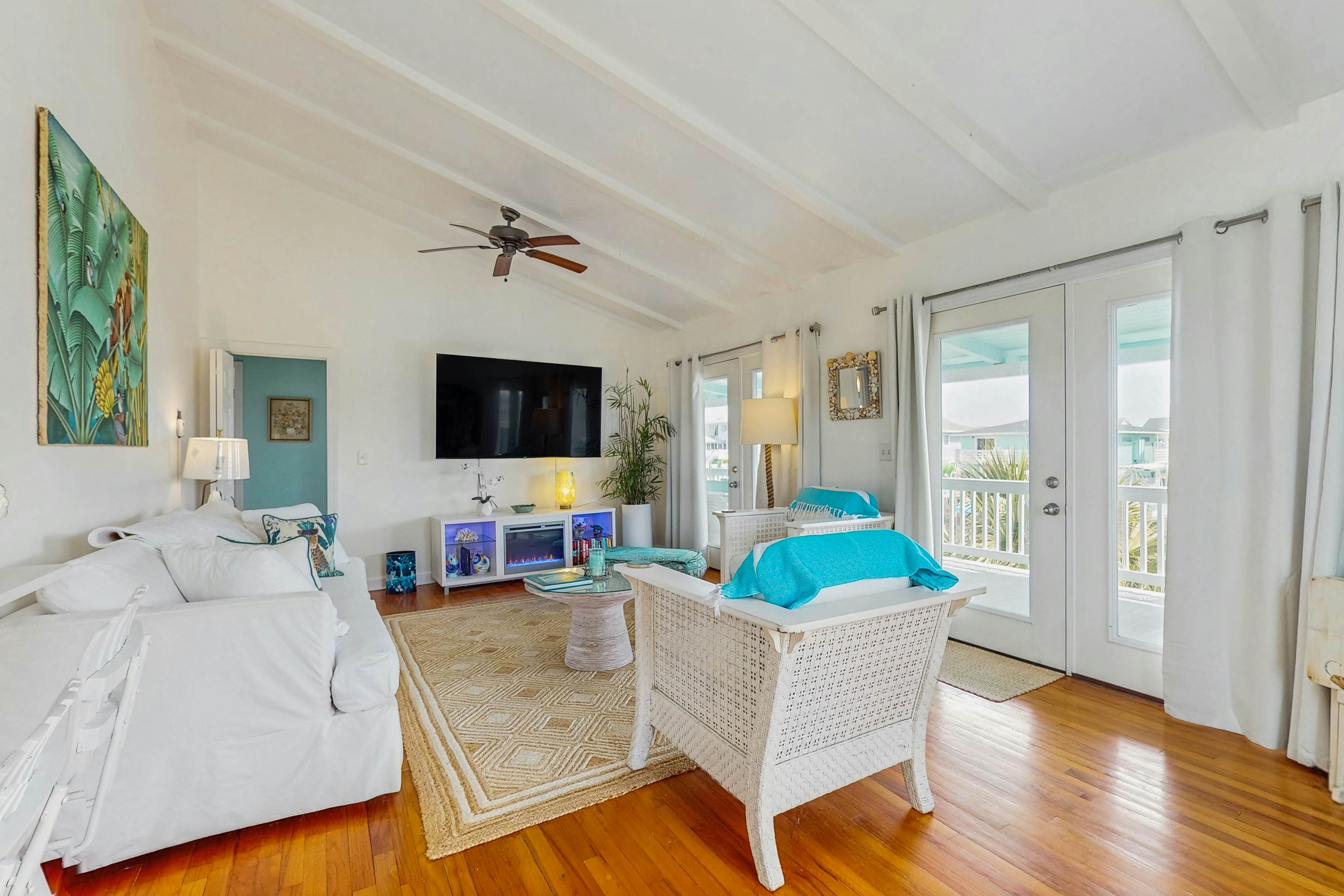 HB297 Holden the Waves- Private Boat and Floating Dock