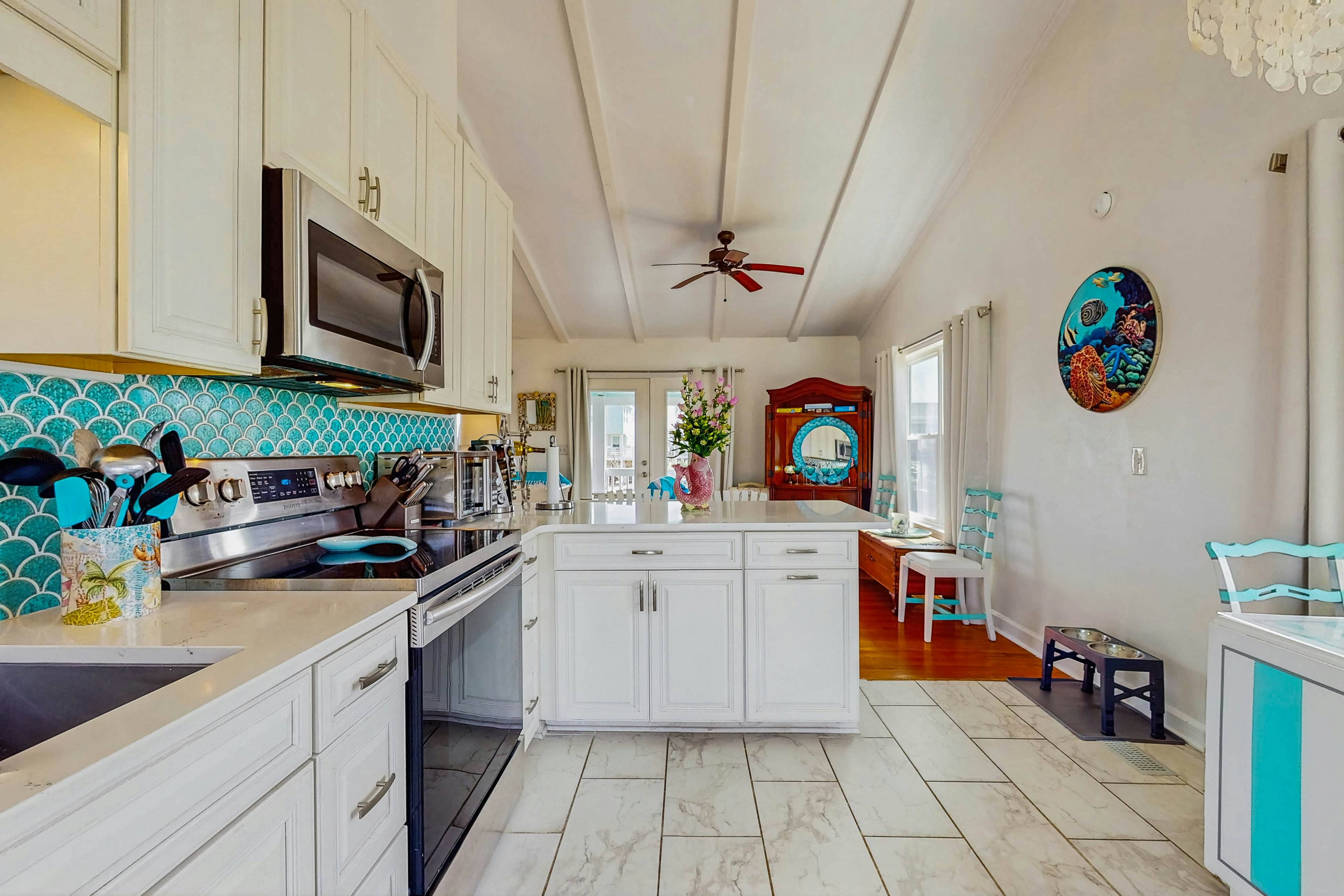 HB297 Holden the Waves- Private Boat and Floating Dock