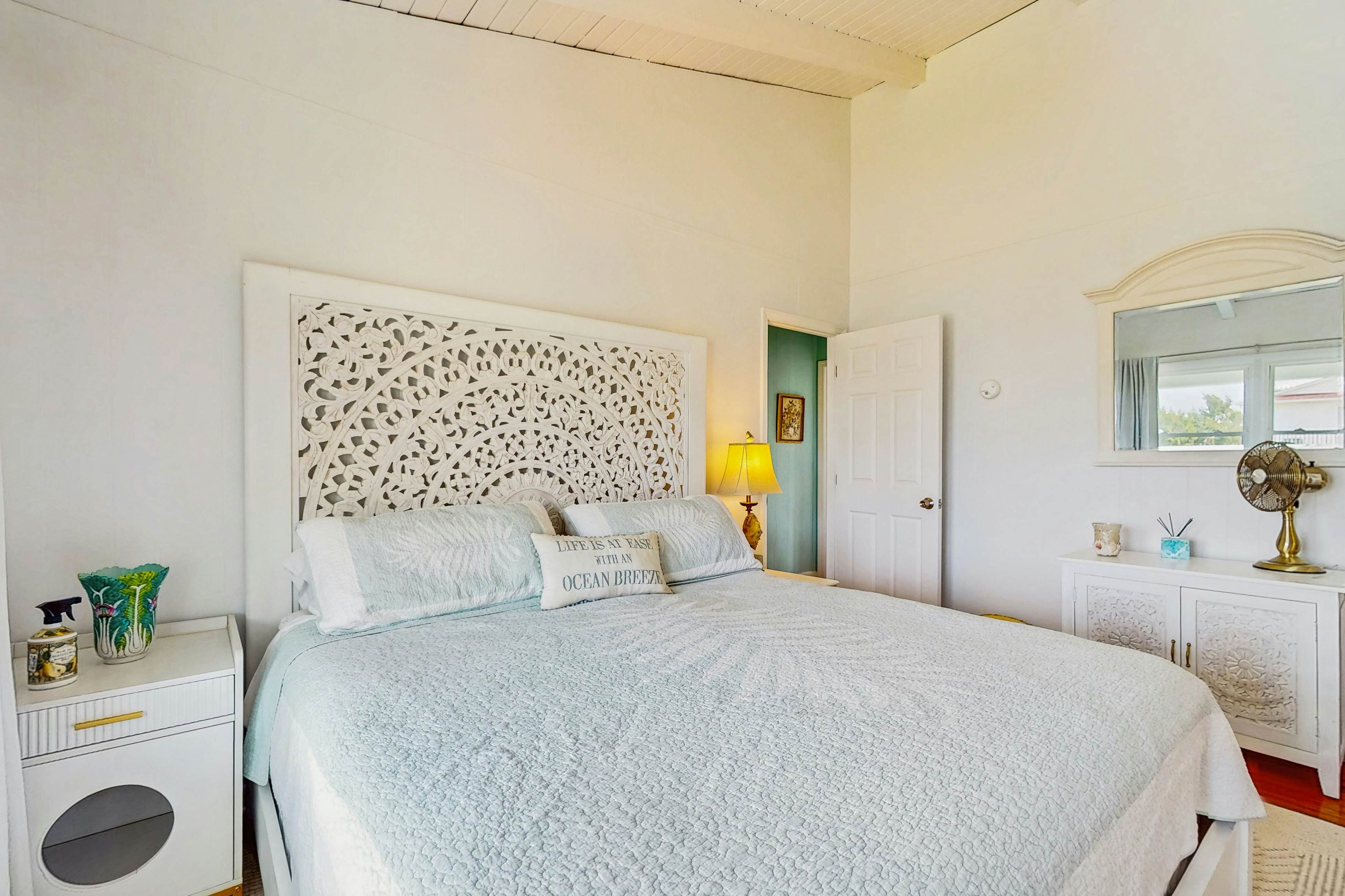 HB297 Holden the Waves- Private Boat and Floating Dock