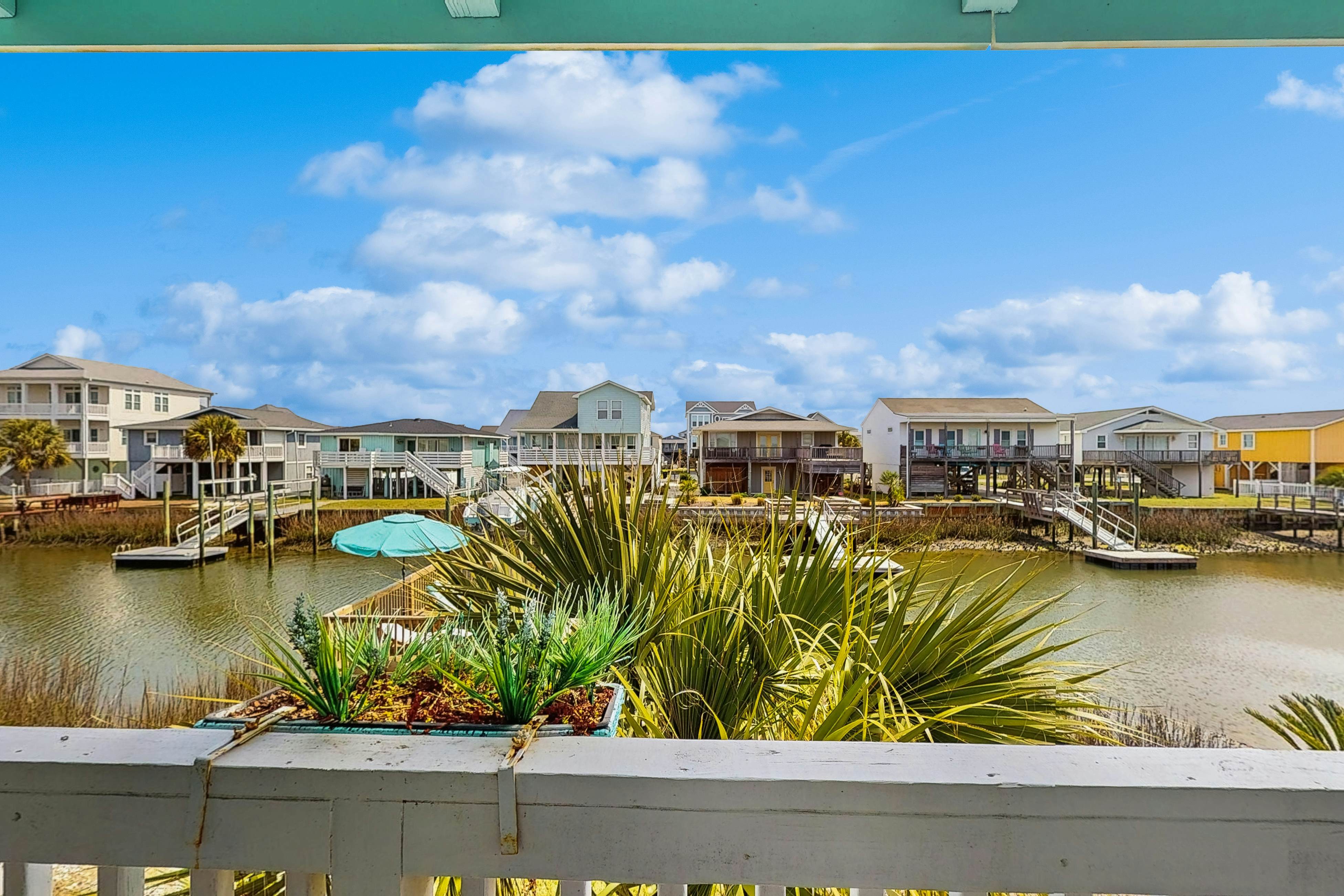 HB297 Holden the Waves- Private Boat and Floating Dock