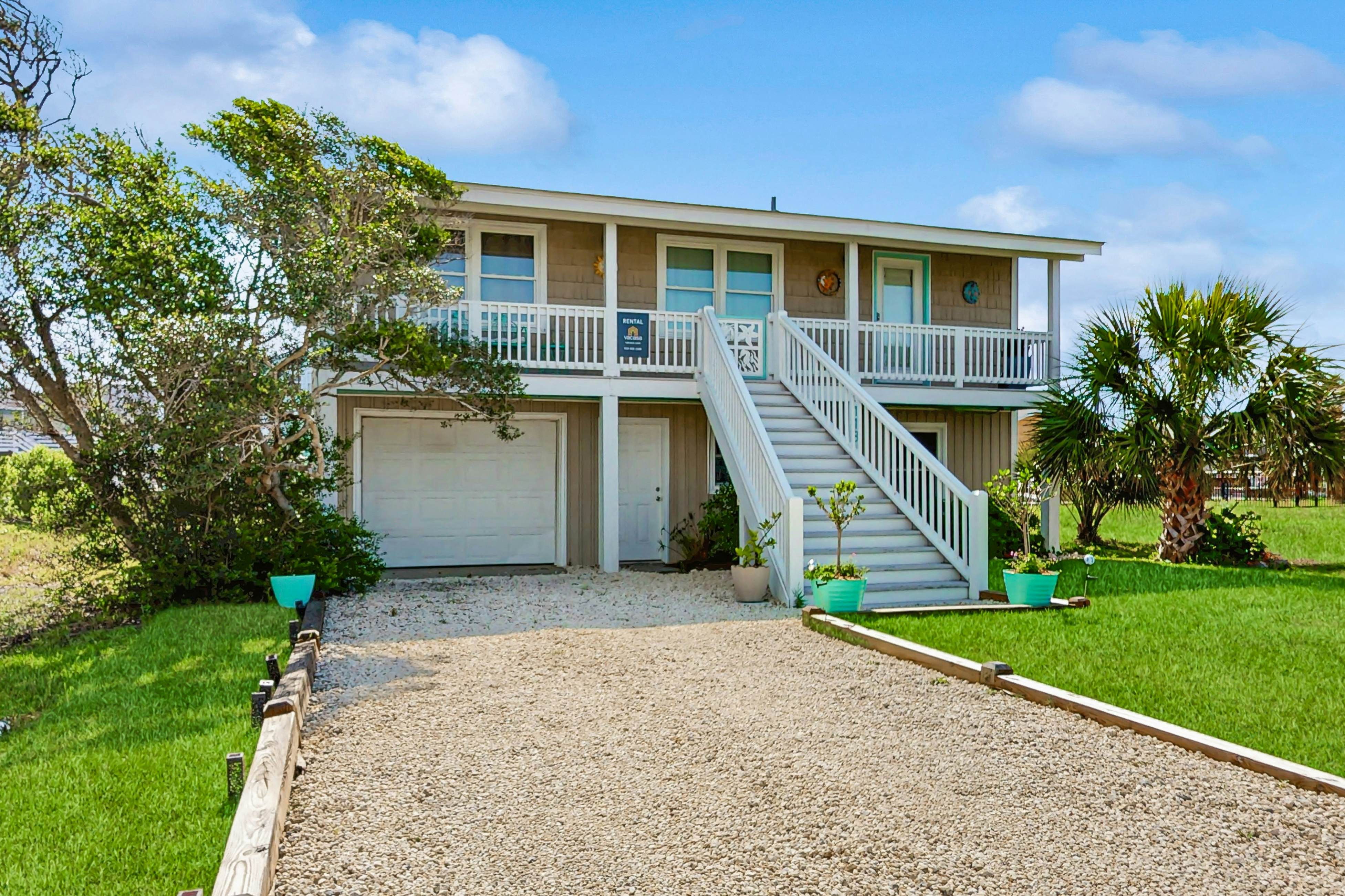 HB297 Holden the Waves- Private Boat and Floating Dock