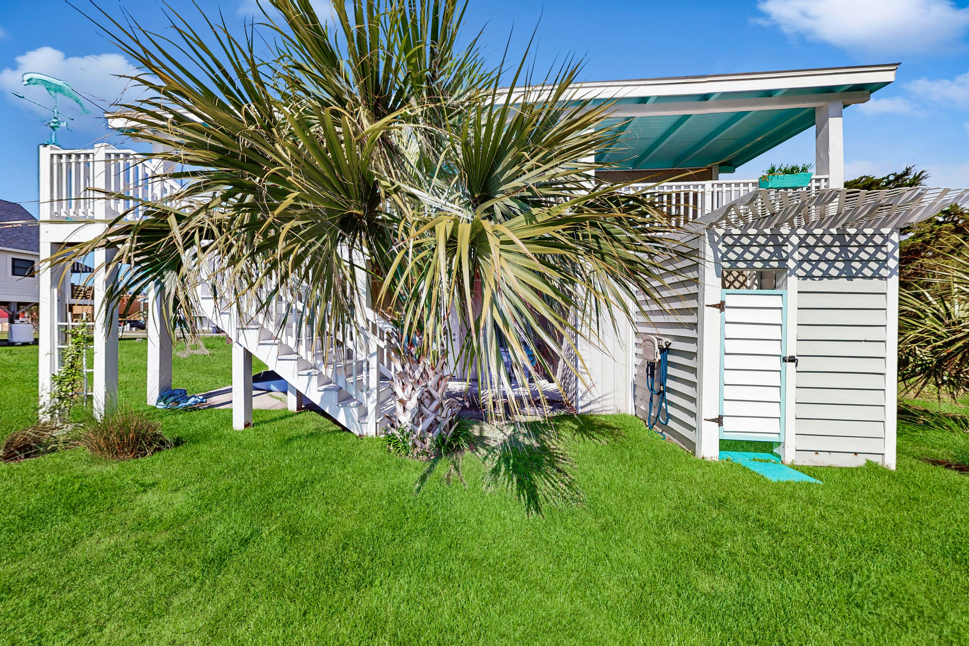 HB297 Holden the Waves- Private Boat and Floating Dock