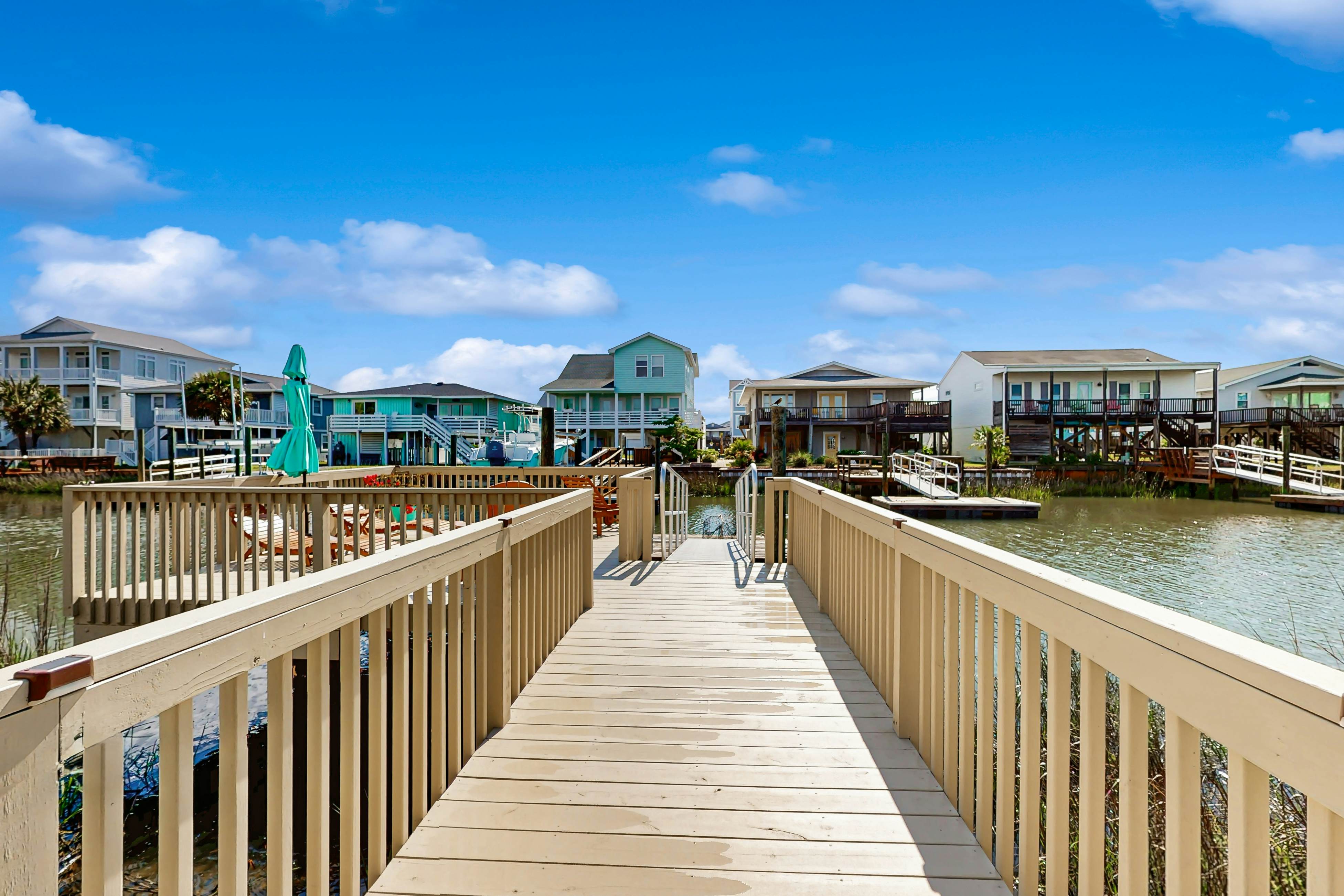 HB297 Holden the Waves- Private Boat and Floating Dock