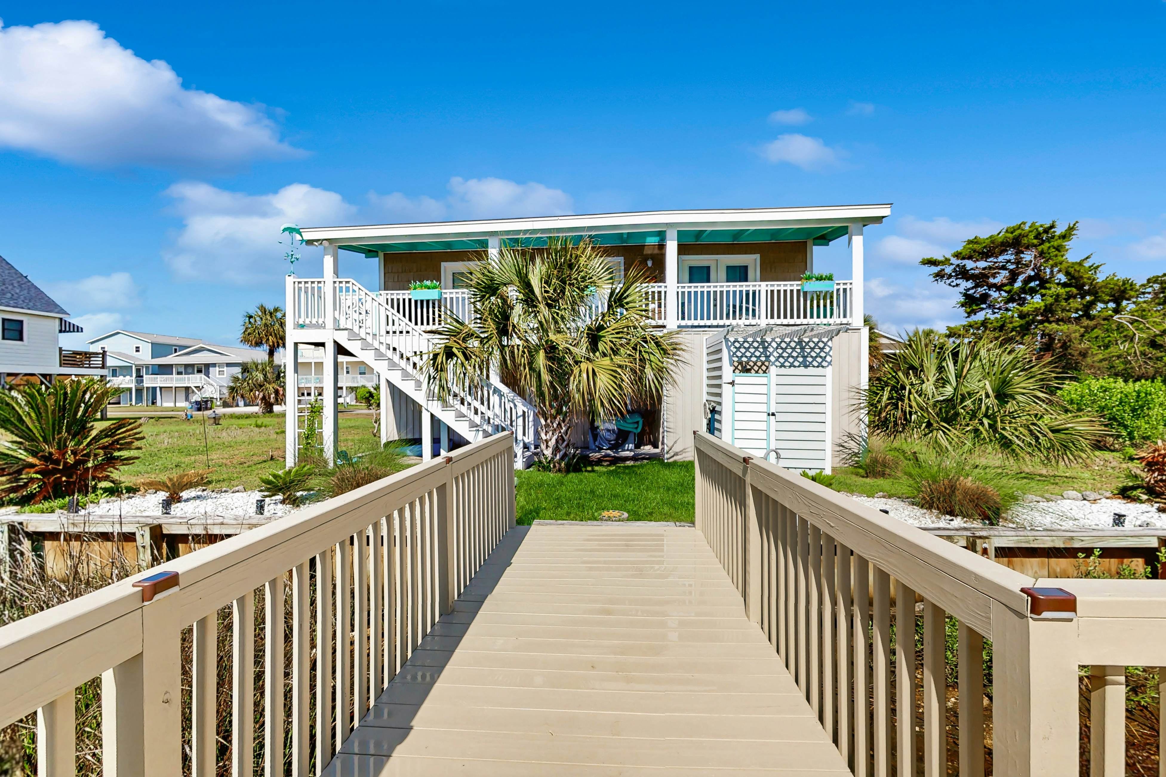 HB297 Holden the Waves- Private Boat and Floating Dock