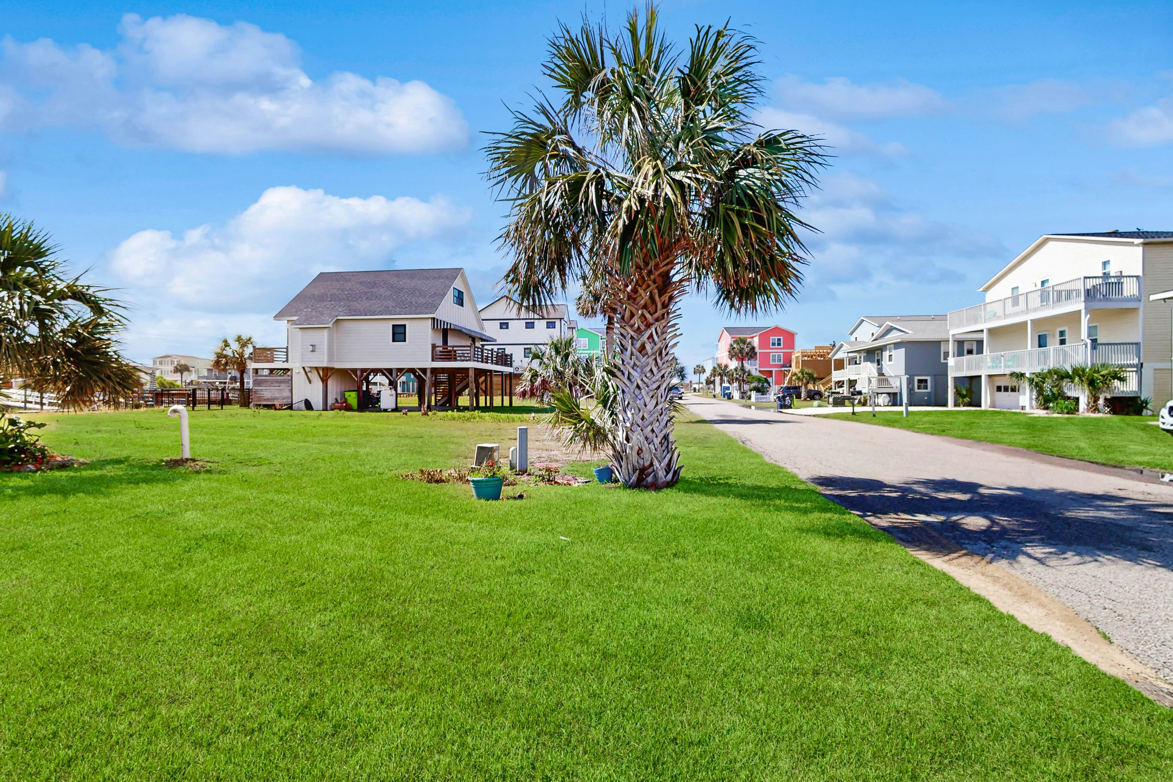 HB297 Holden the Waves- Private Boat and Floating Dock