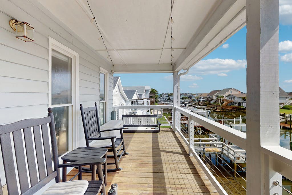 Canal home with hot tub, boat dock