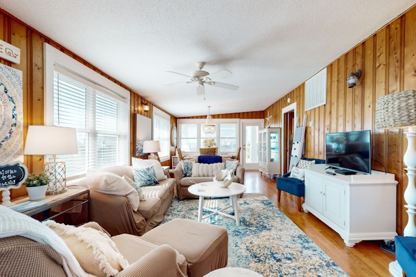 Charming Dual-Suite Beachside Cottage | Ocean Views on Porch | Steps to Sand