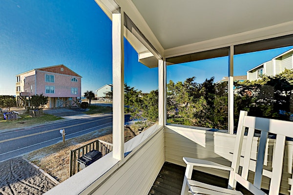 Charming Dual-Suite Beachside Cottage | Ocean Views on Porch | Steps to Sand