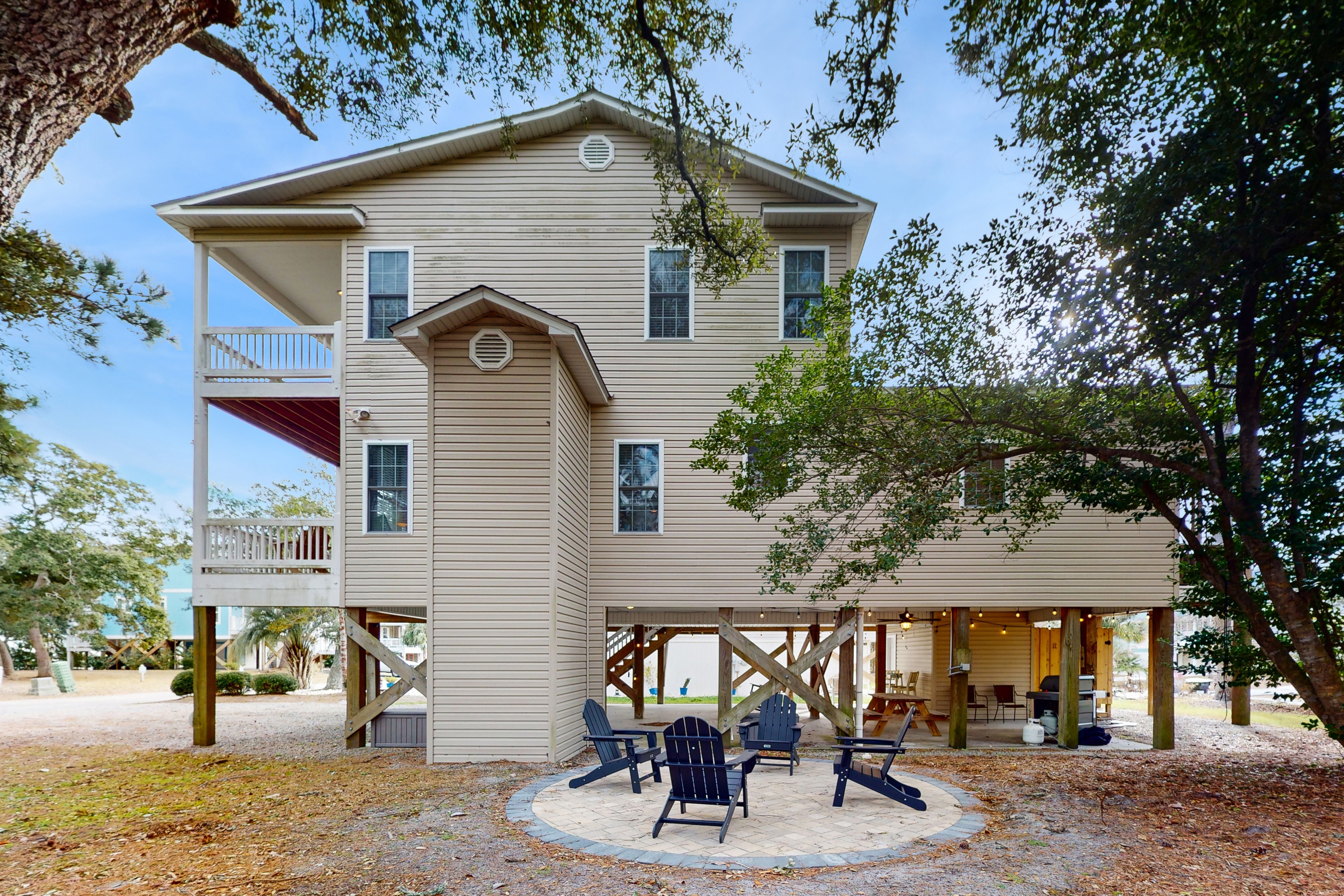 Serene island escape with two balconies & spacious layout - walk to beach
