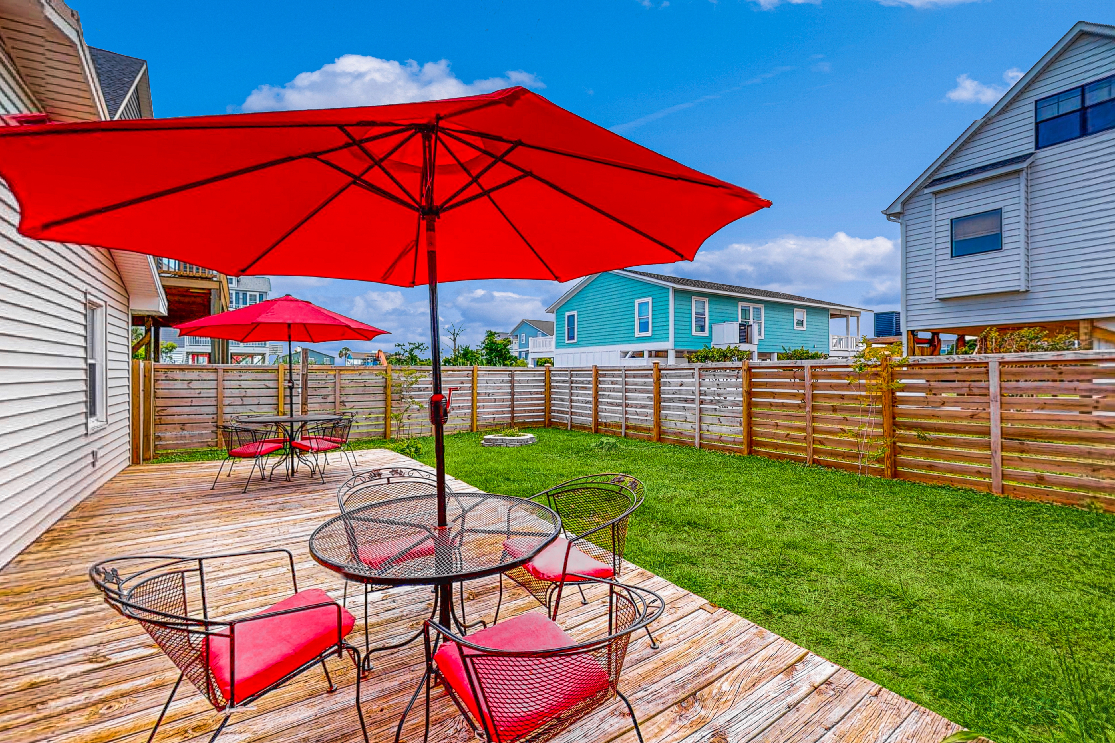 Inviting dog-friendly home with patio, full kitchen, central AC, & W/D