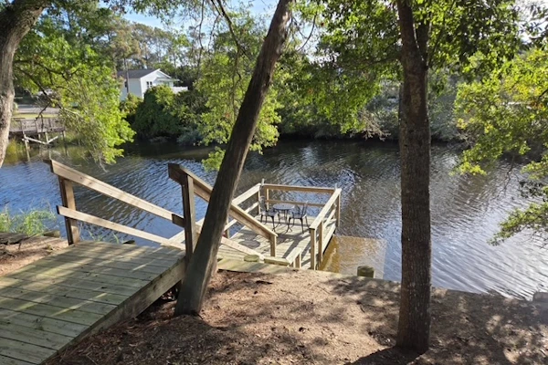 Loggin Memories: Canal-front, near beach, private dock, firepit, sandbox
