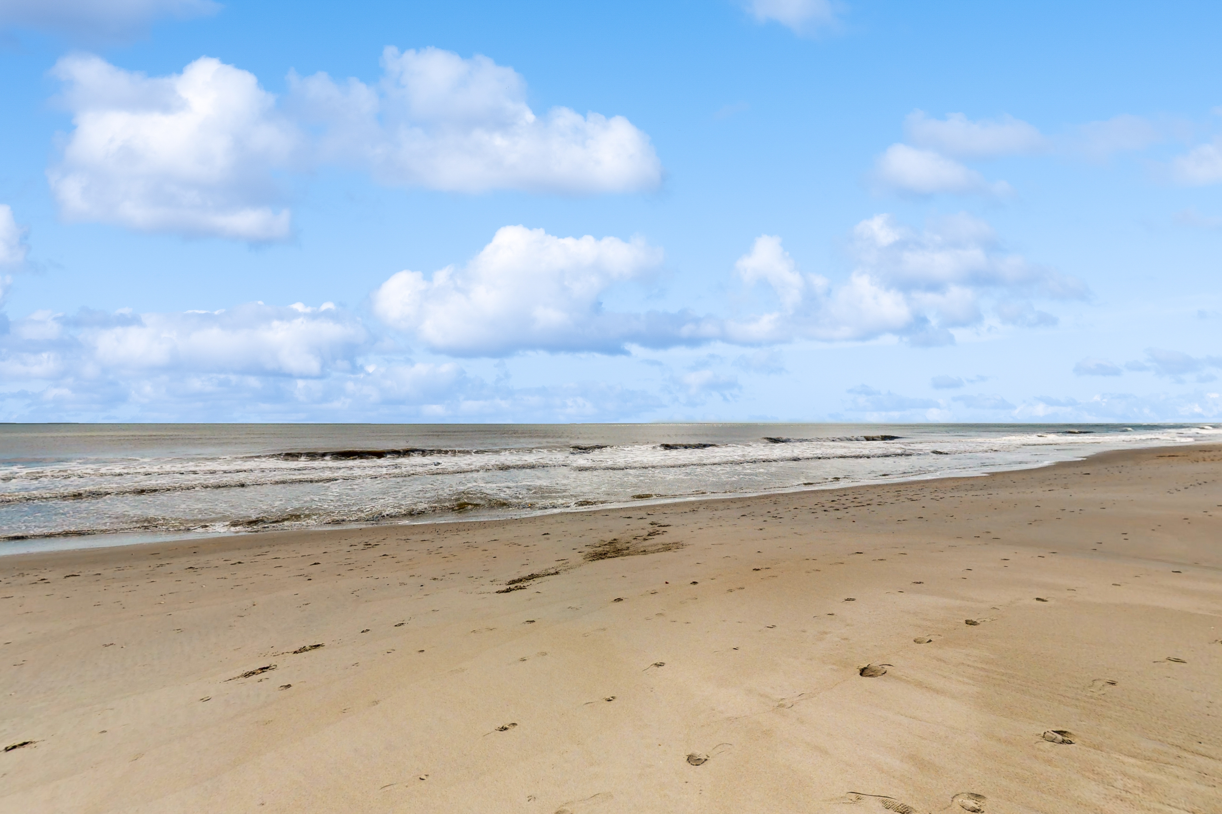 Lovely Ocean-View Condo w/ Deck, Balcony, Pool, Hot Tub & Kiddie Pool