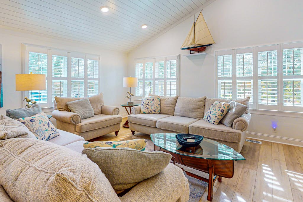 Ocean Isle Hidden Retreat A&B: Dog-Friendly, Pool