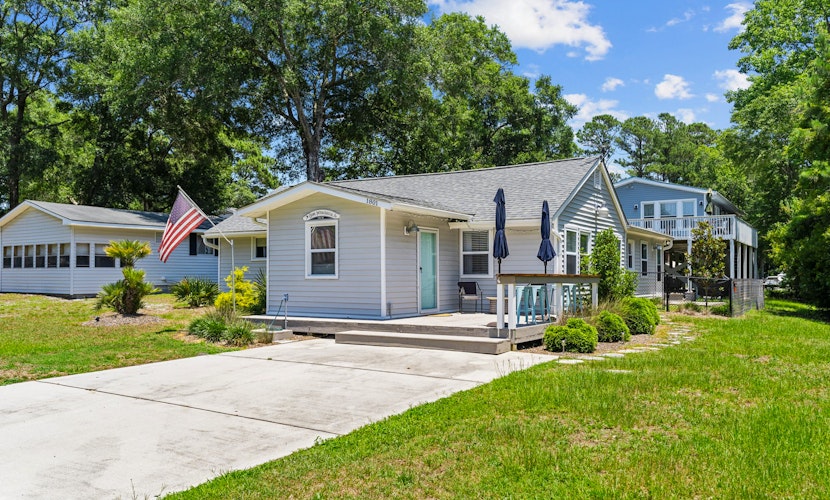 Dog-friendly home near Intracoastal with deck, gas grill, W/D, & fenced yard