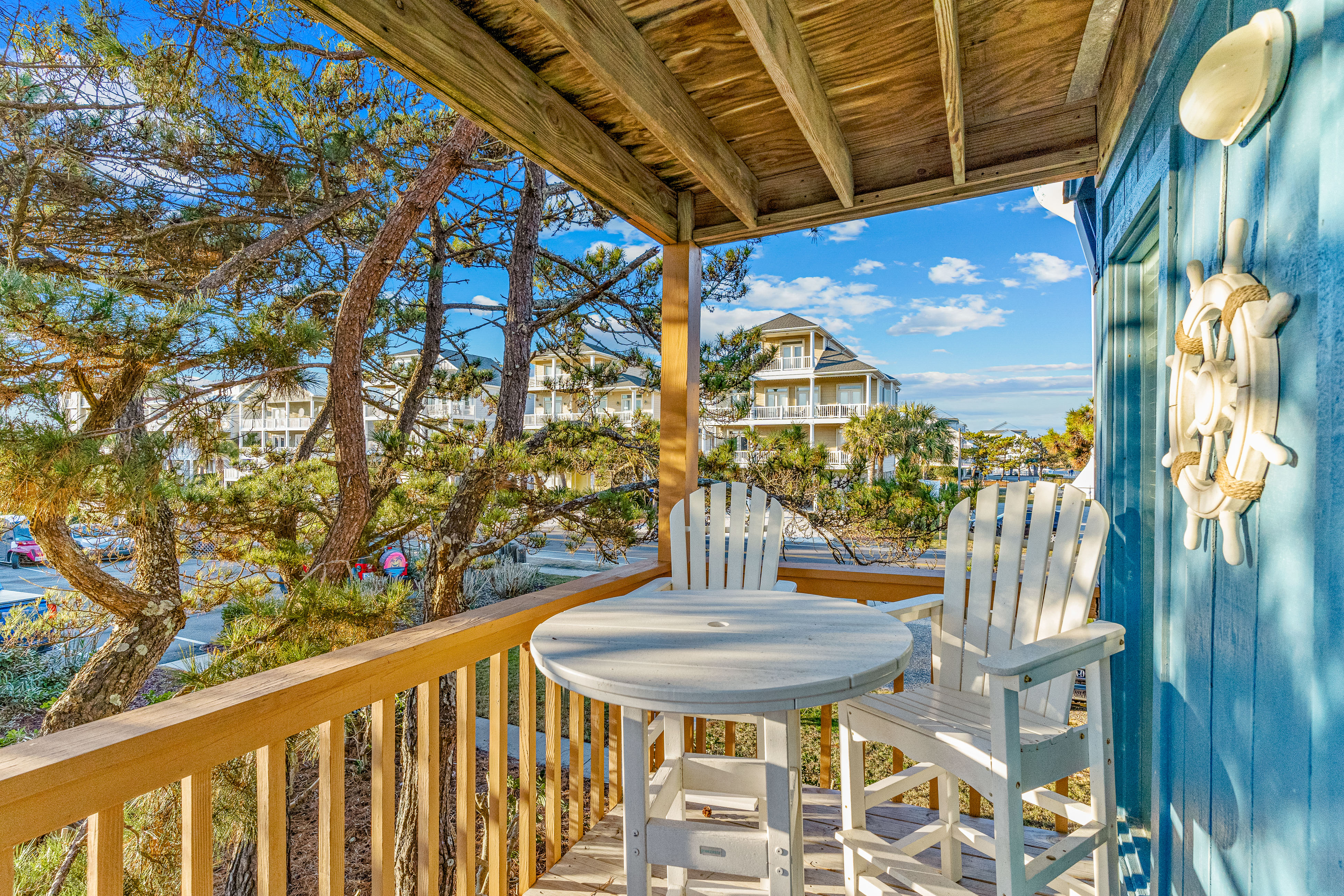 Ocean-view condo in beachfront complex with balcony & outdoor pool