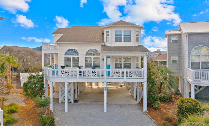 Tranquil dog-friendly home with pool, balcony, central AC, & washer/dryer