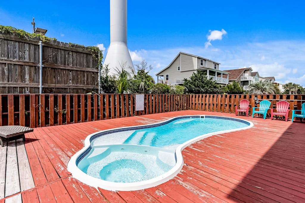Escape to Ocean Isle: Minutes from the beach!