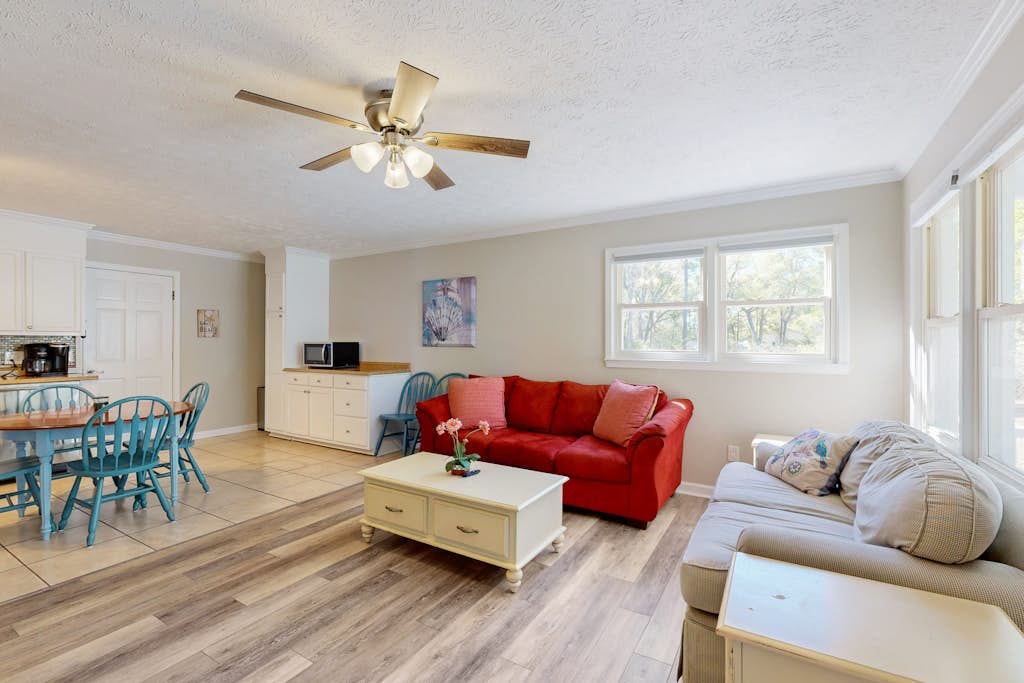The Grey Pearl: Dog Friendly, Close to Beach