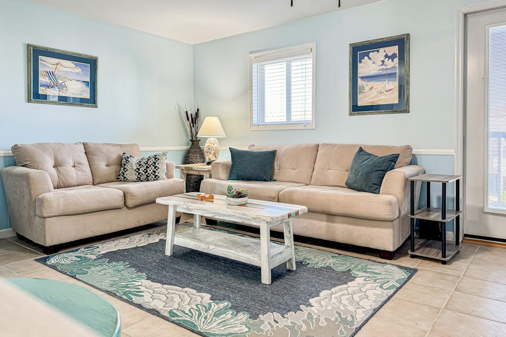 The Turquoise Pearl: Waterfront, pool, dock access