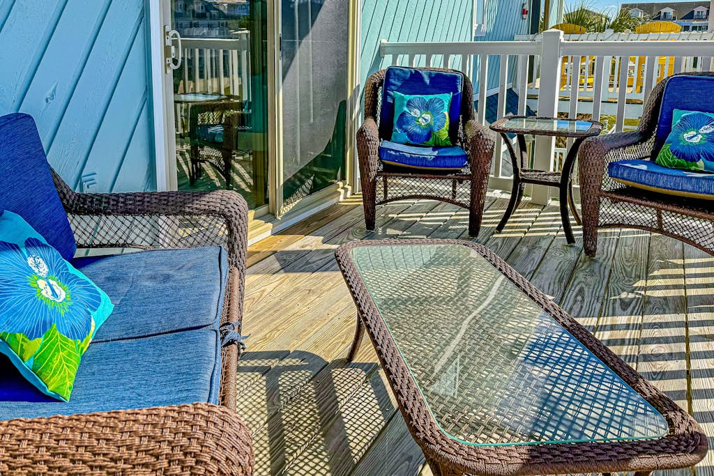 The Turquoise Pearl: Waterfront, pool, dock access