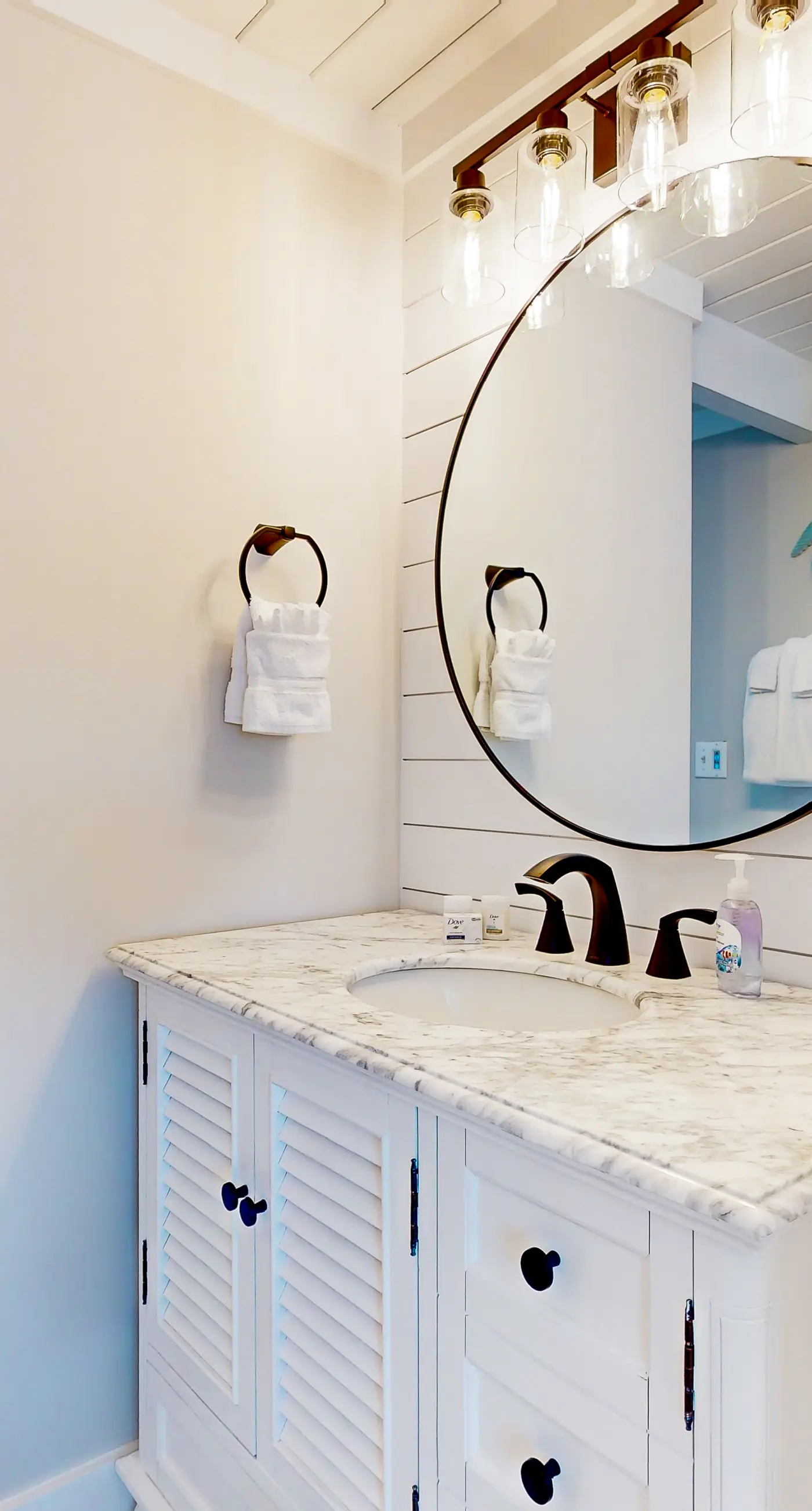 OIB65 Beachside Bungalow