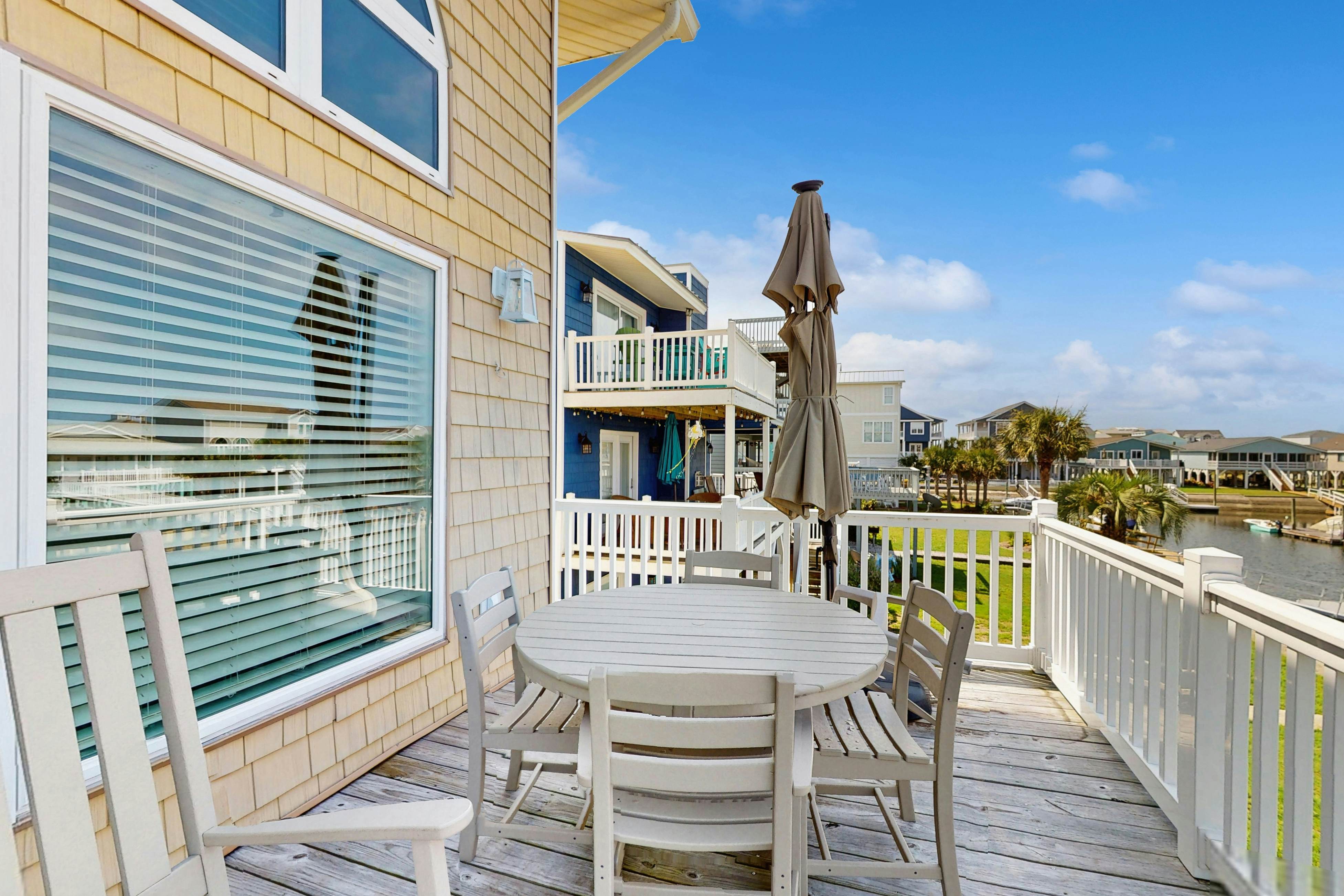 OIB87 Putt & Paddle Paradise