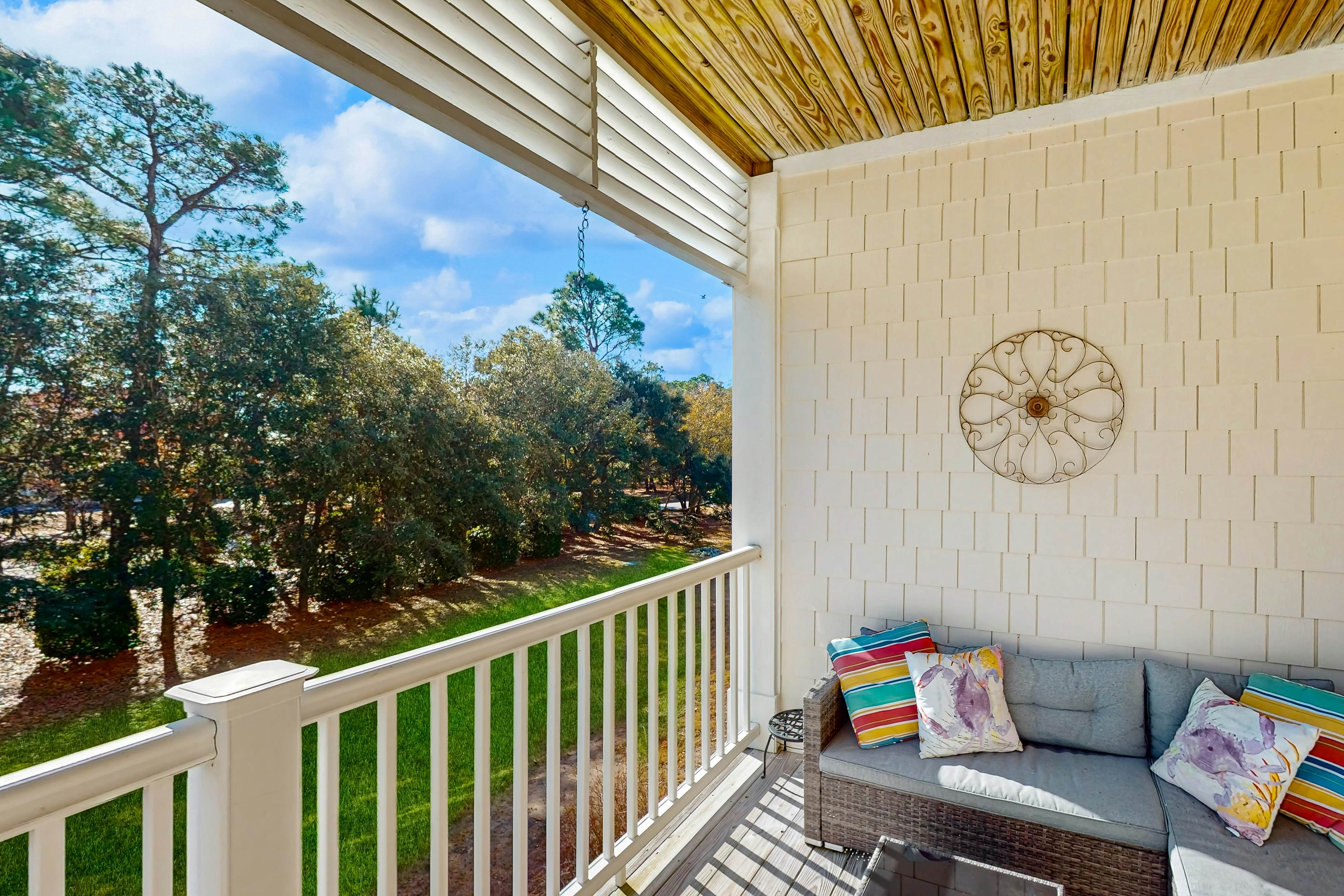 STJ12 The Birds Nest