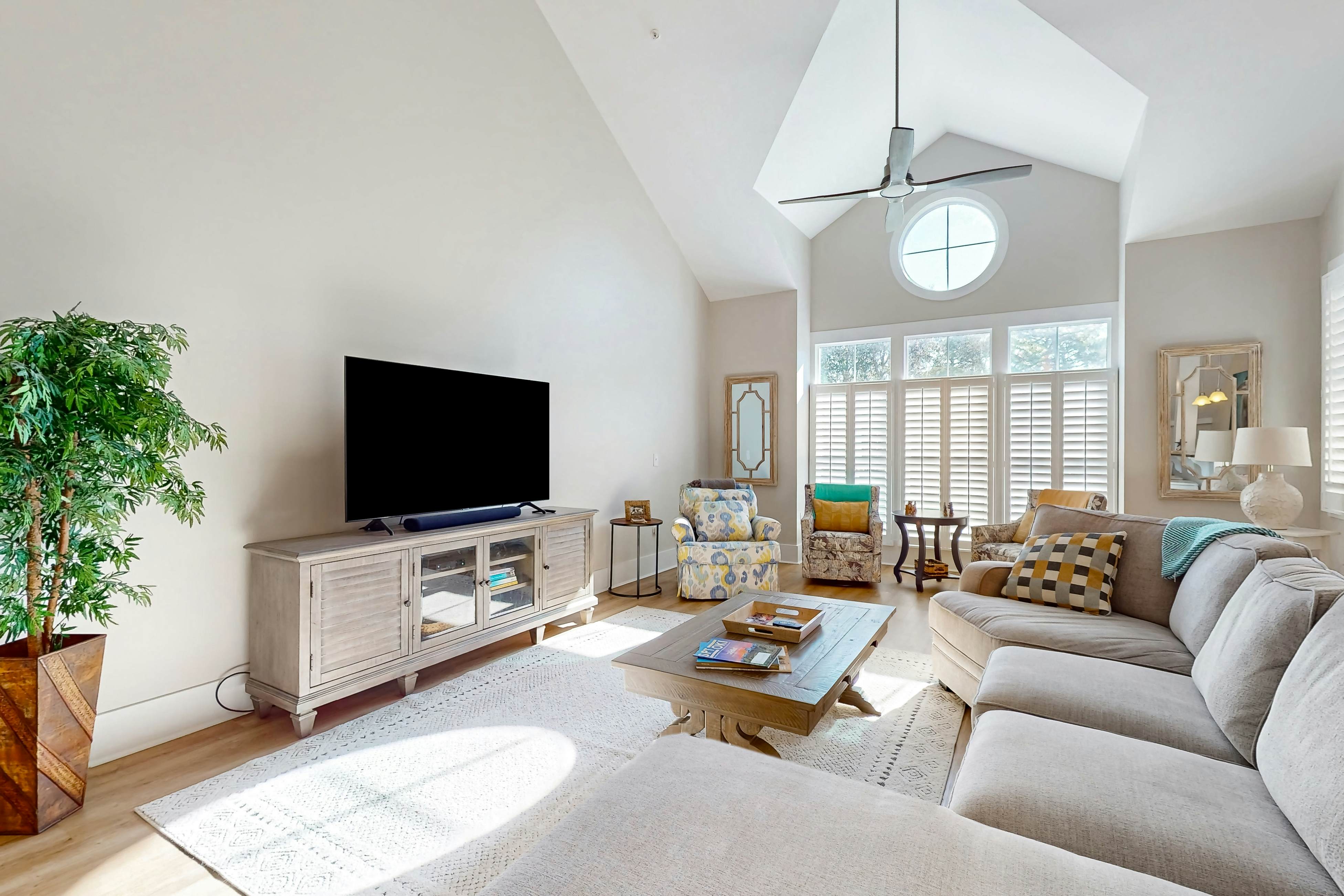 STJ12 The Birds Nest