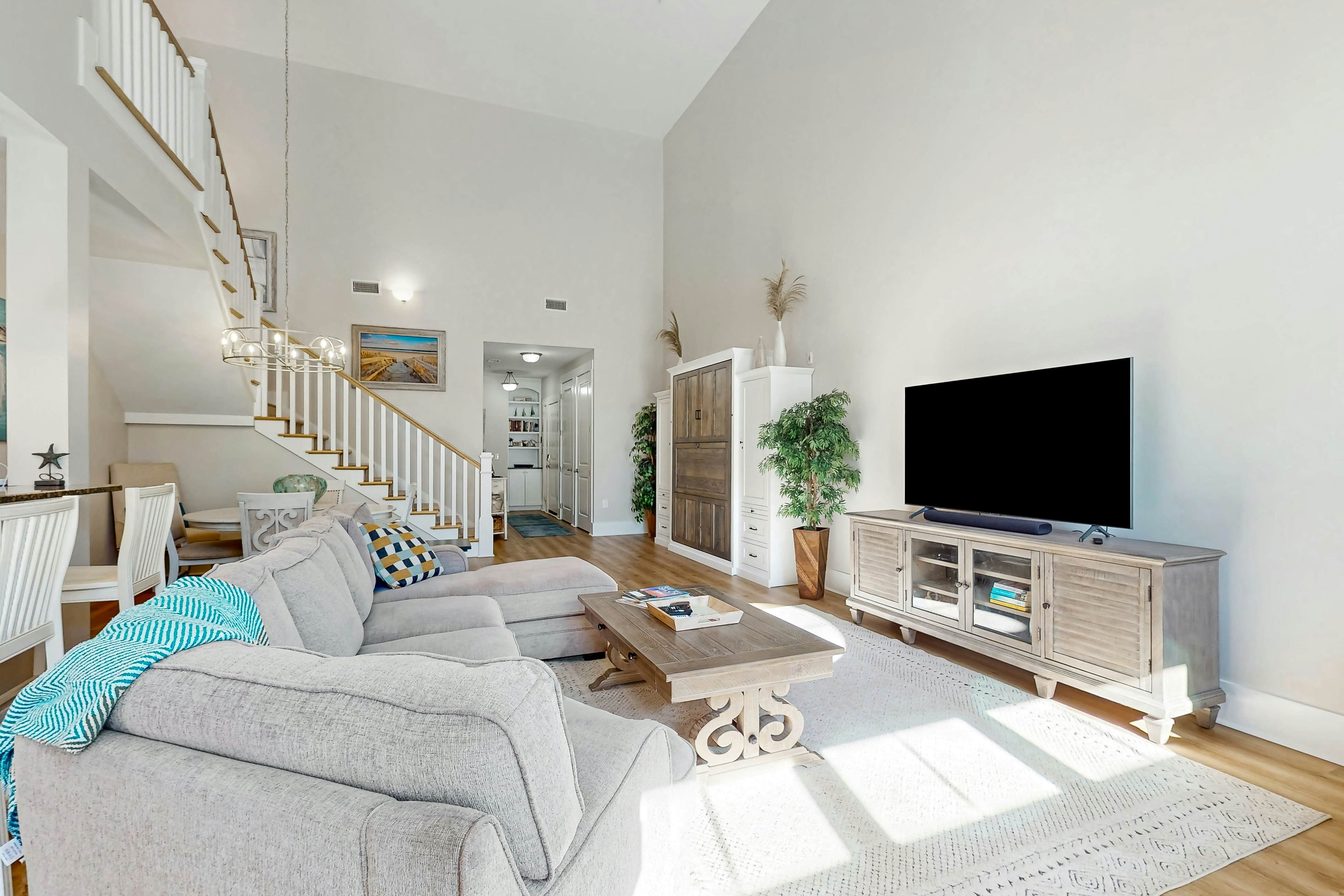 STJ12 The Birds Nest