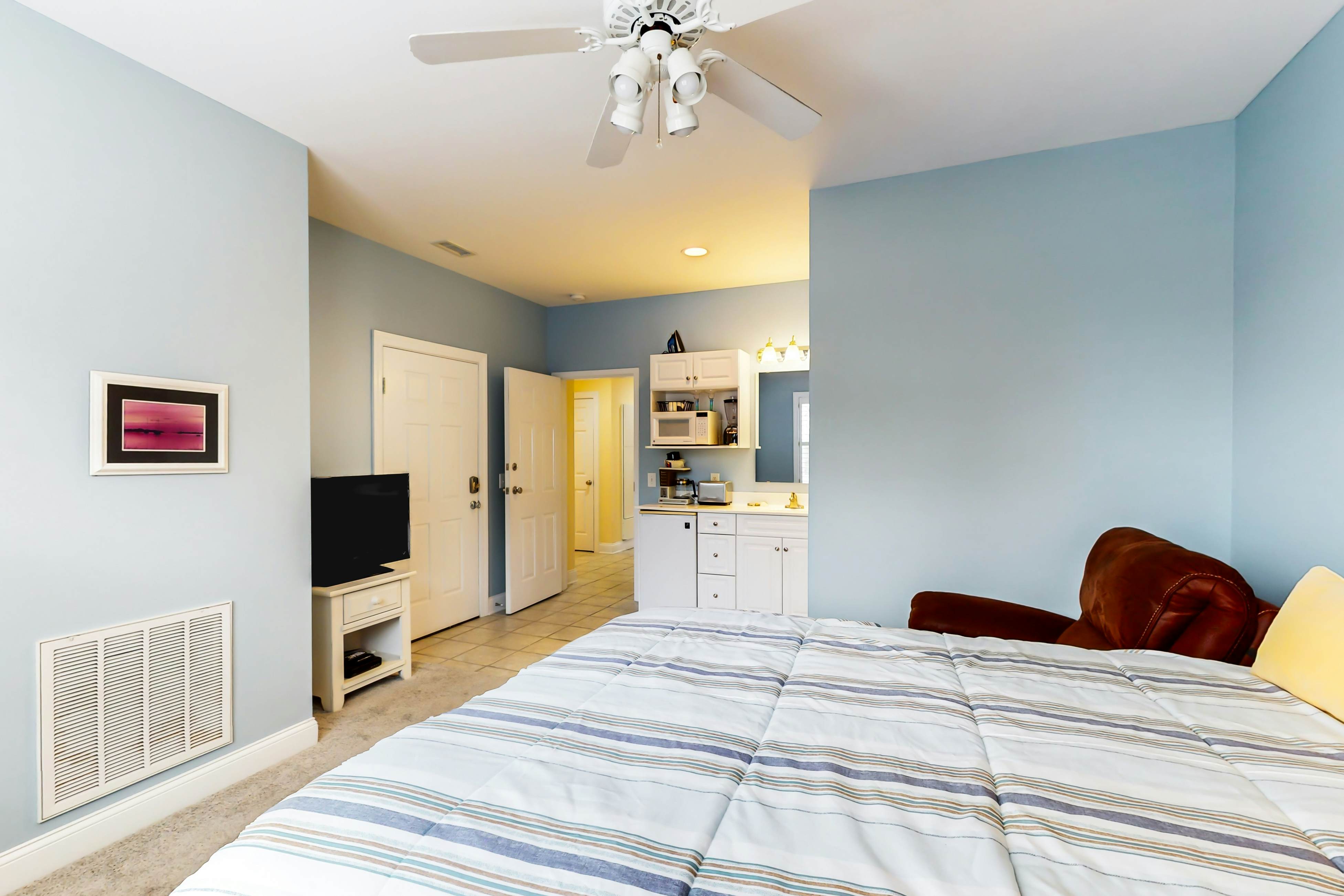 STJ16 Mystic Marina, Unit 204