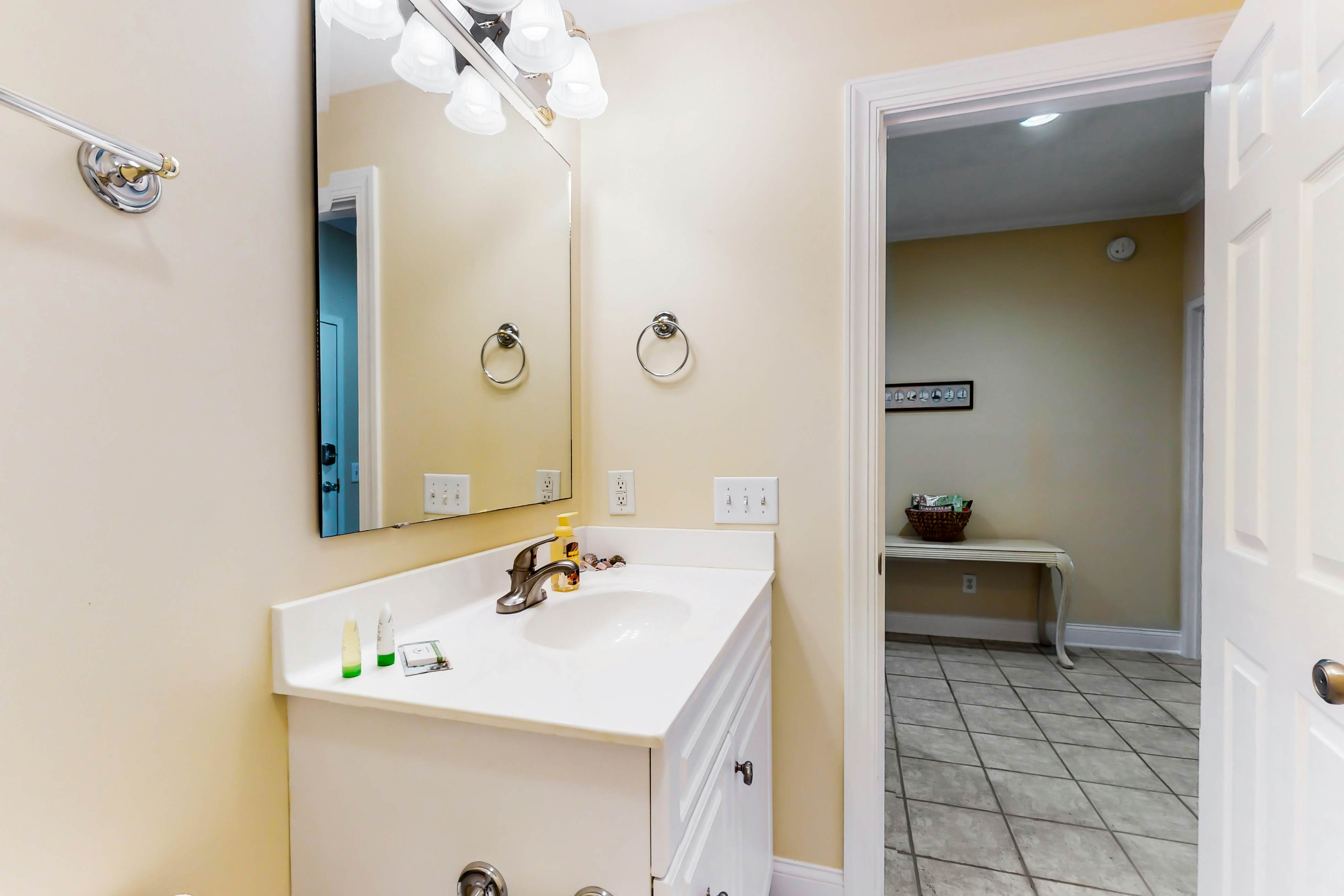 STJ16 Mystic Marina, Unit 204