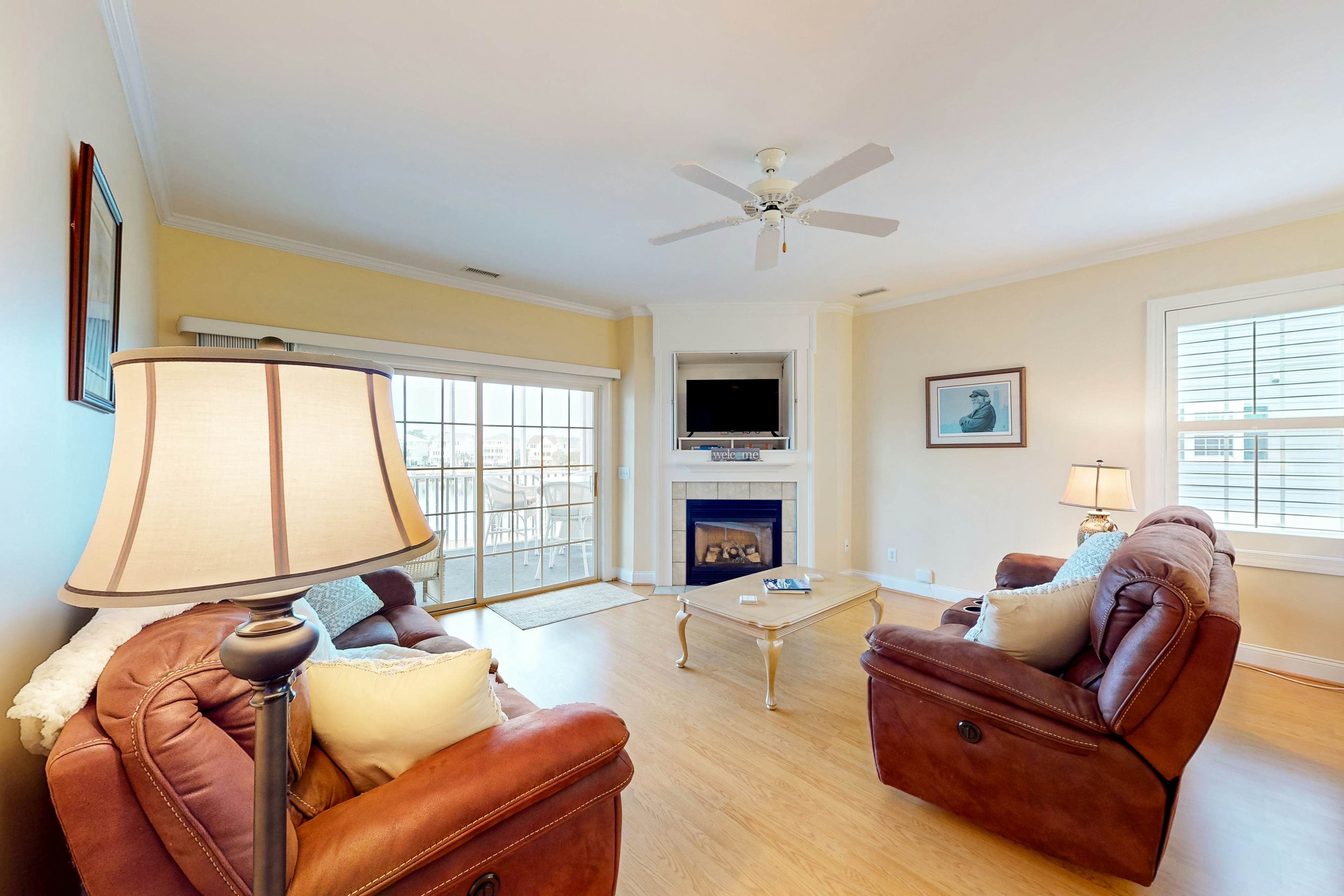 STJ16B Mystic Marina, 204B