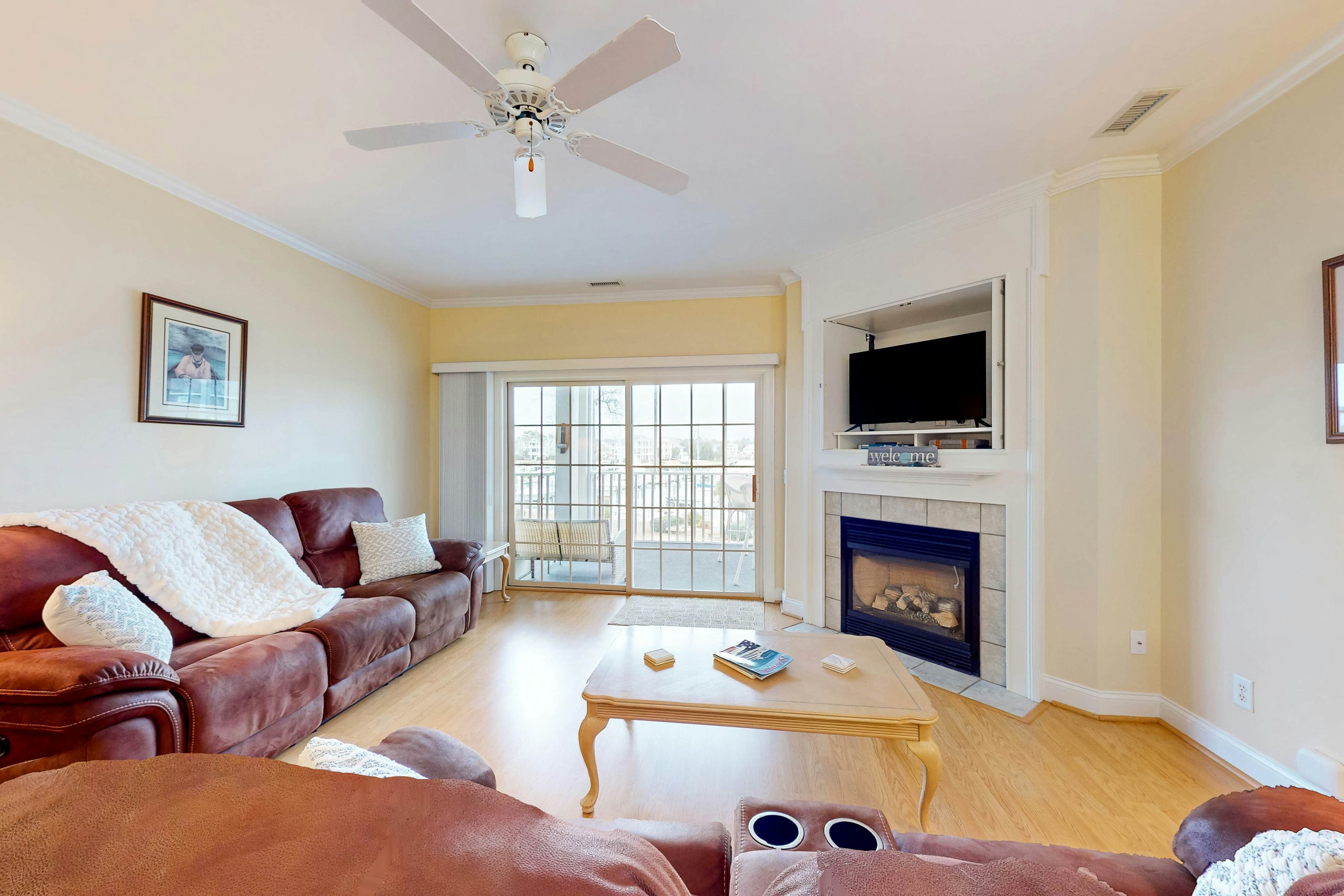 STJ16B Mystic Marina, 204B