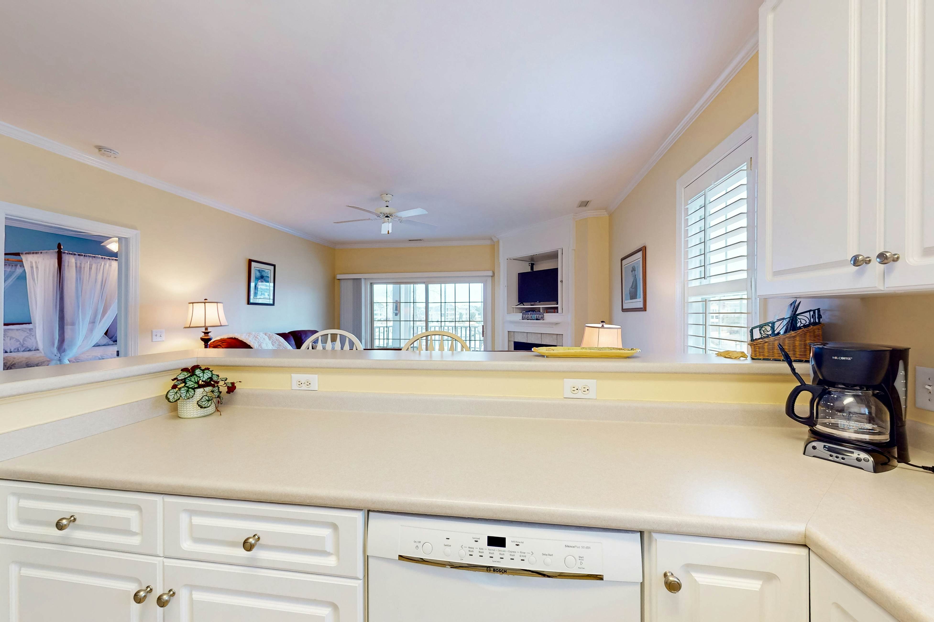 STJ16B Mystic Marina, 204B