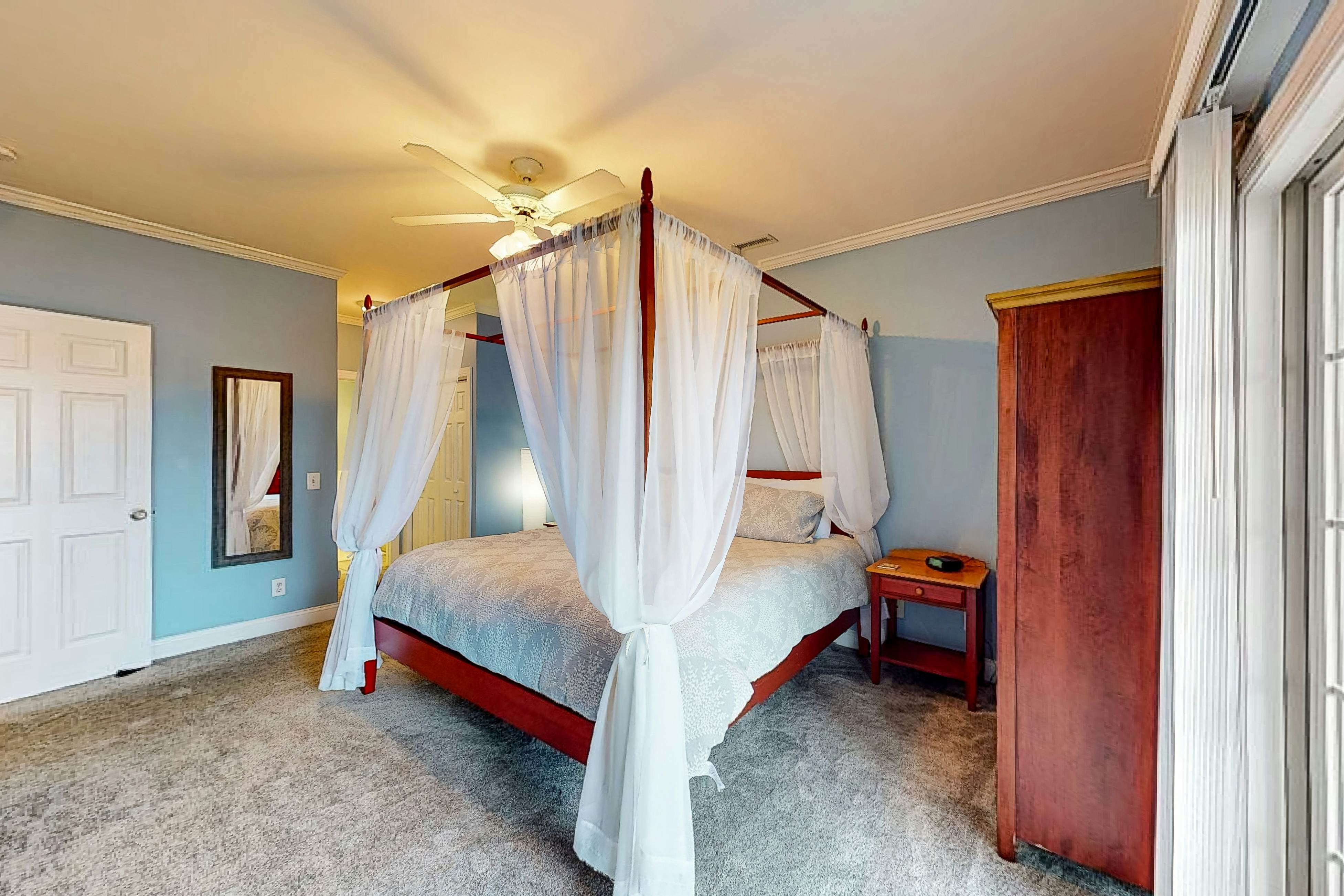 STJ16B Mystic Marina, 204B