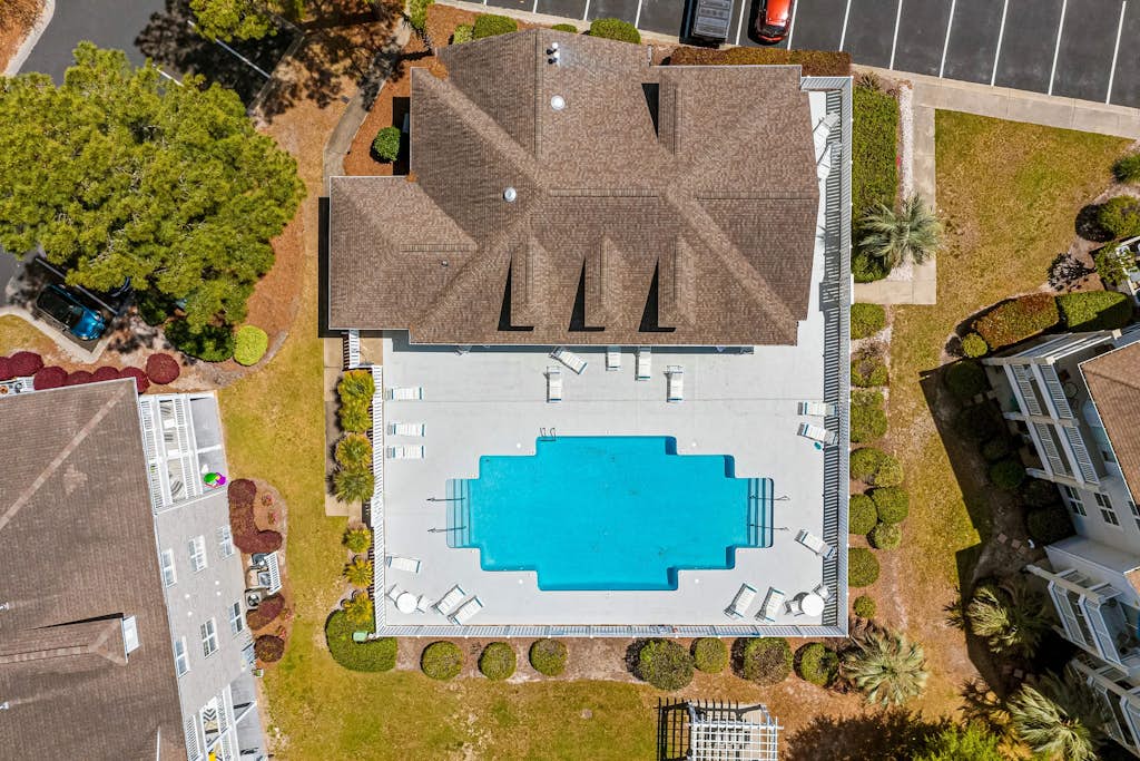 Colony II at Oyster Bay Condo | Pool, Gym, Grill Areas & Hot Tub