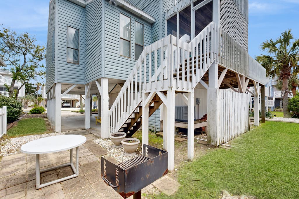 Shell Box III: Dog Friendly, 1 Block from Beach