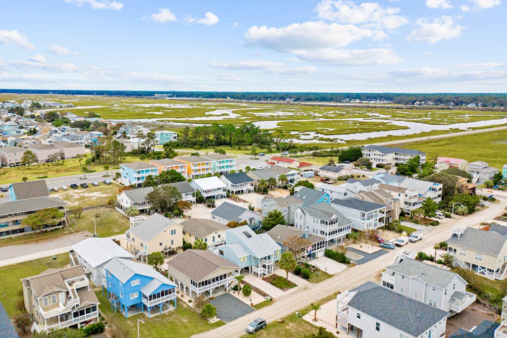 Shell Box III: Dog Friendly, 1 Block from Beach