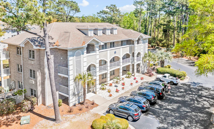 Beach Blessing: Condo Near Beach and golf, pool