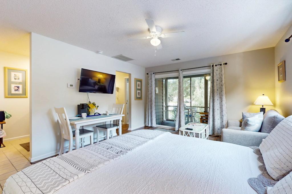 SB25B Clubhouse Villa Mini-Suite