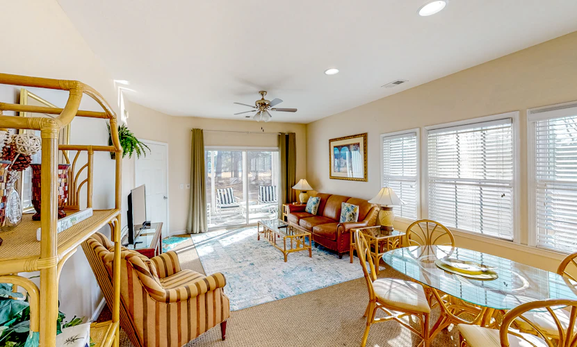 Away on Avian #3406: Pool Access,Snowbird Friendly