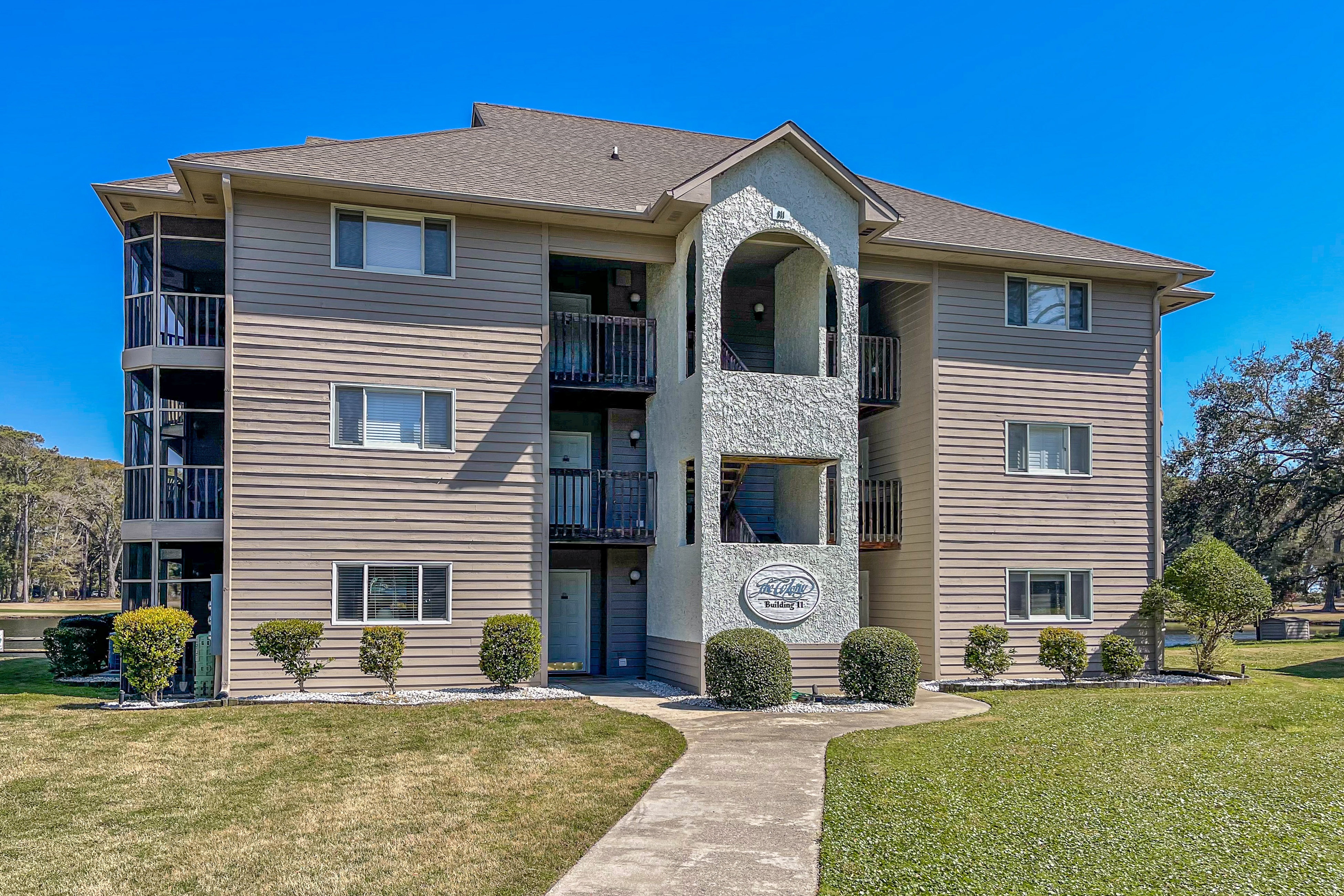 SB64 Lakeside Haven Hideaway