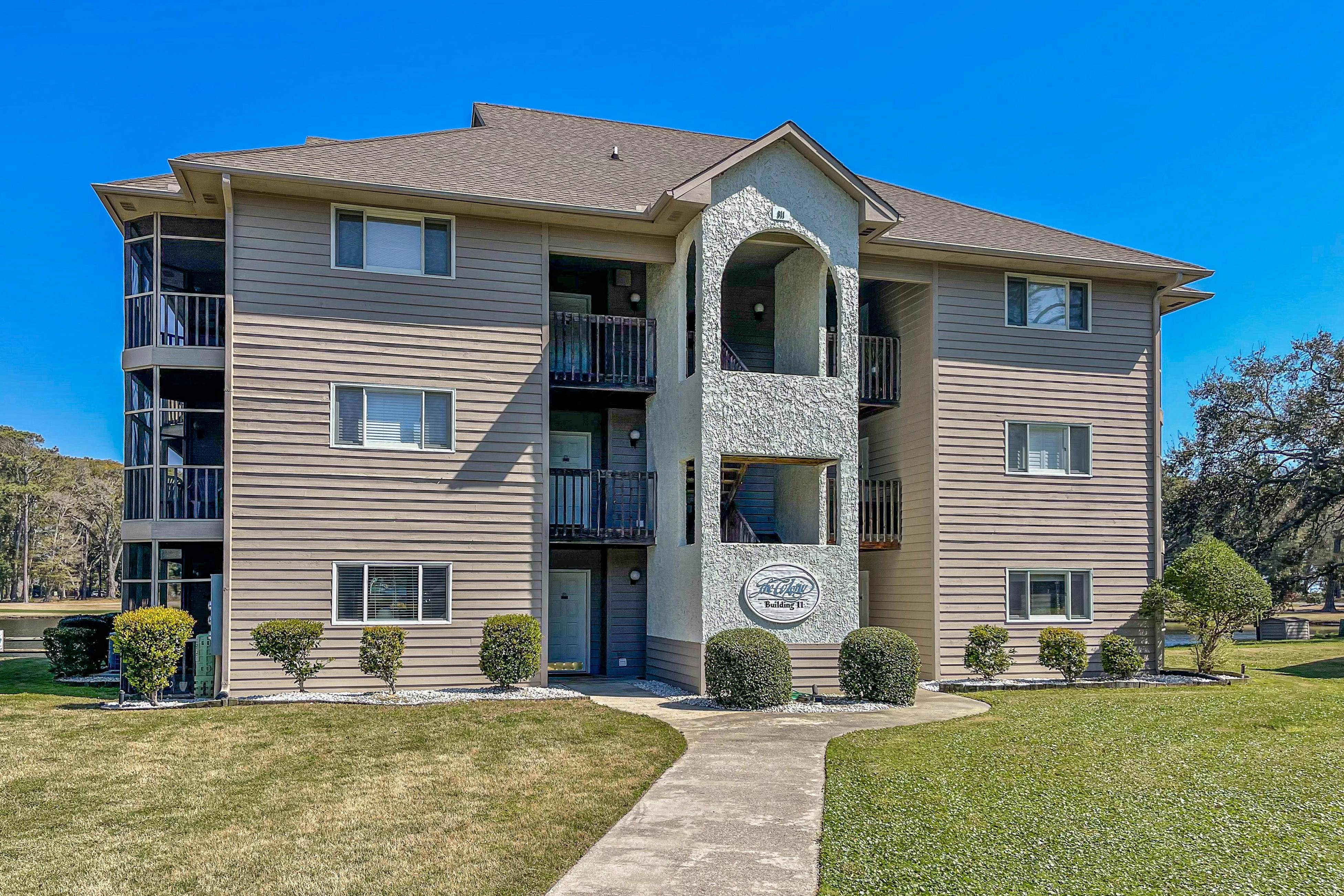 SB64 Lakeside Haven Hideaway